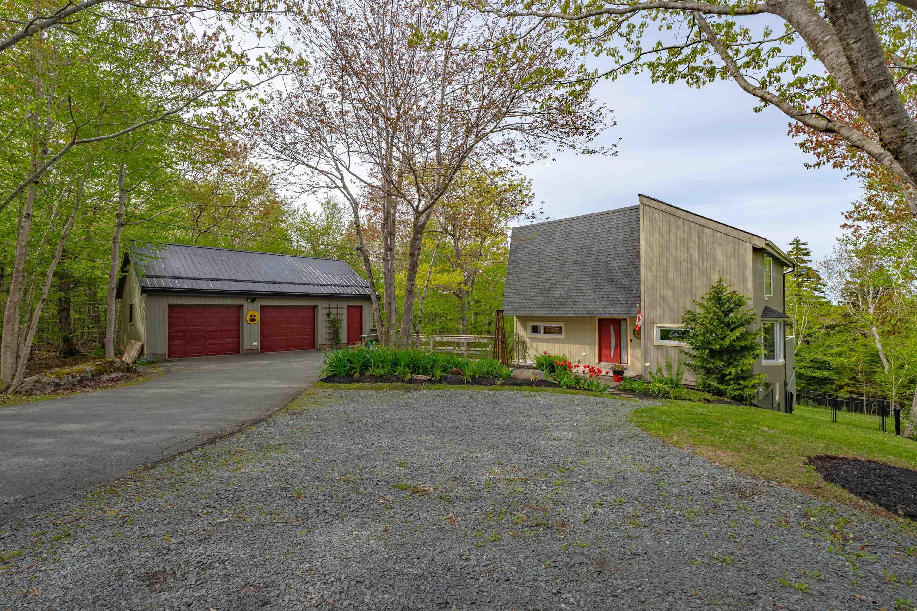 $849,900.00: 183 Lakewood Drive, Brookside