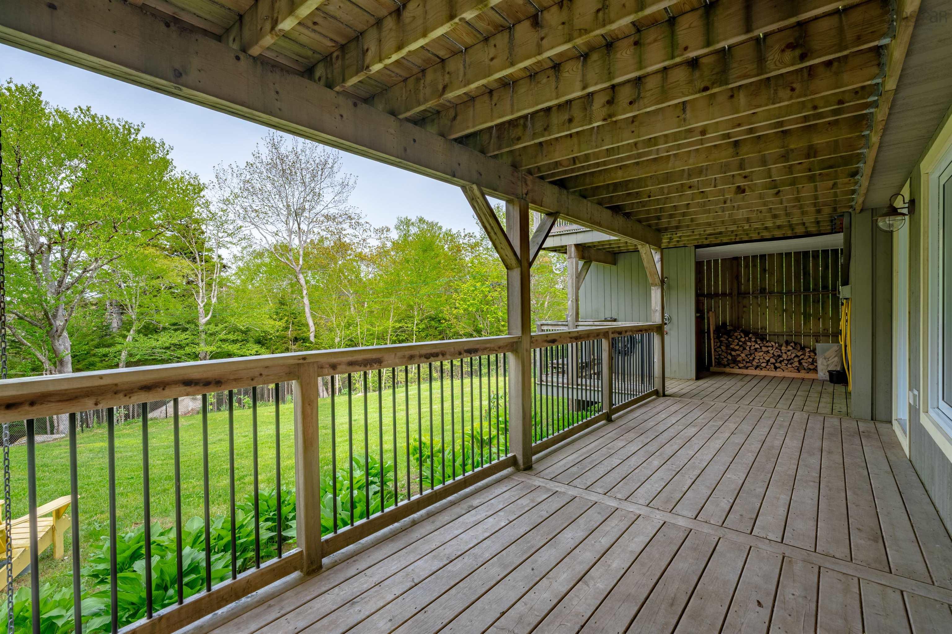 $849,900.00: 183 Lakewood Drive, Brookside