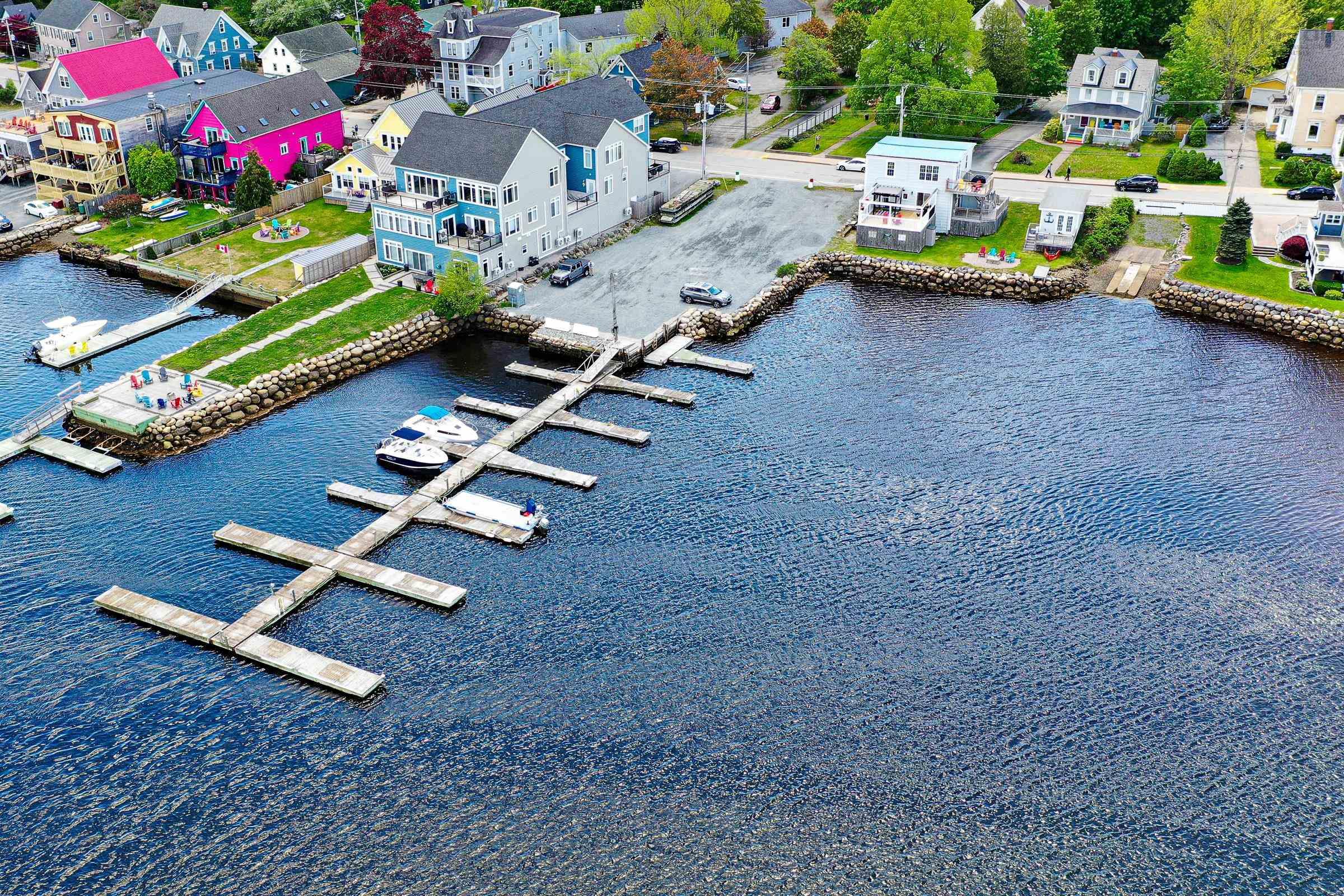$2,399,000.00: 617, 619 & 621 Main Street, Mahone Bay