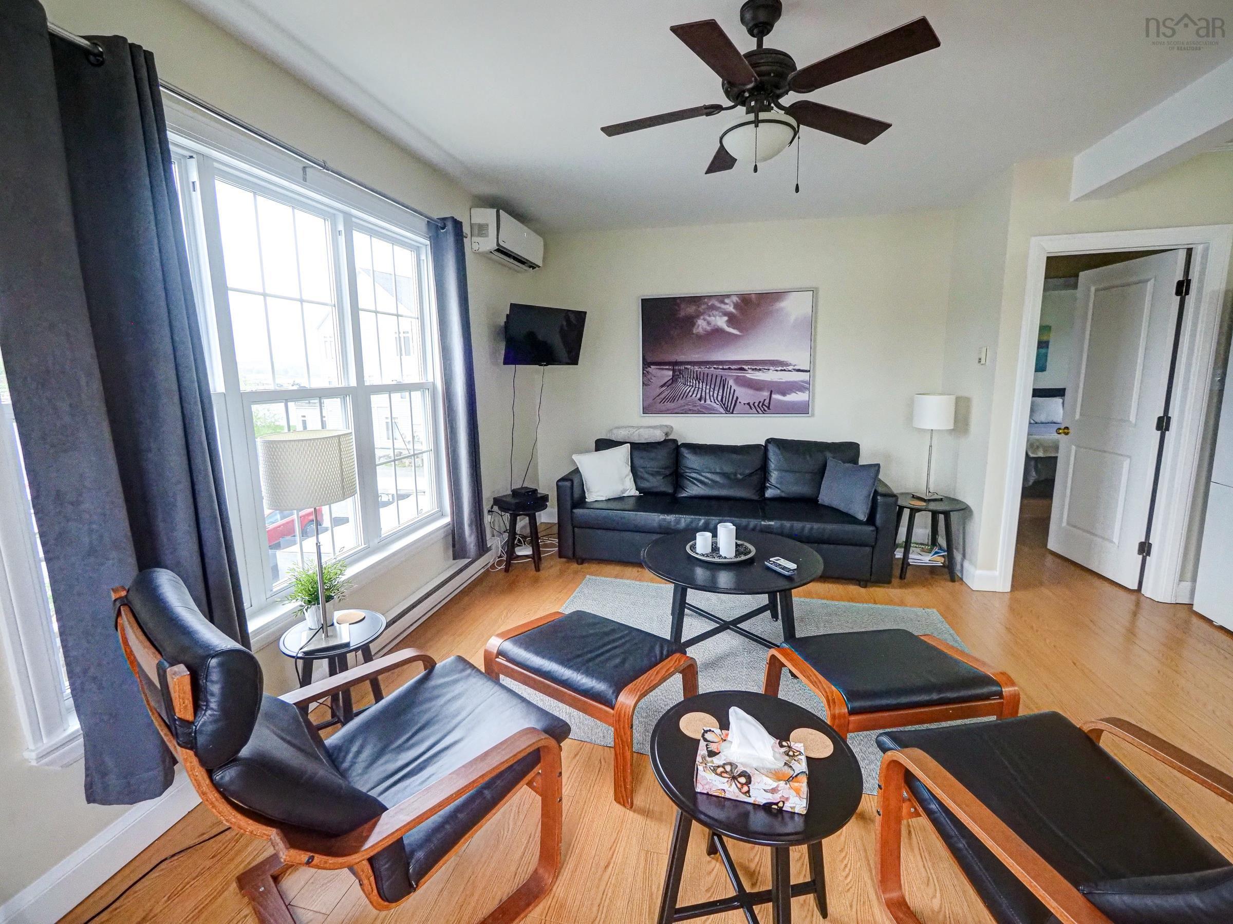 $2,399,000.00: 617, 619 & 621 Main Street, Mahone Bay