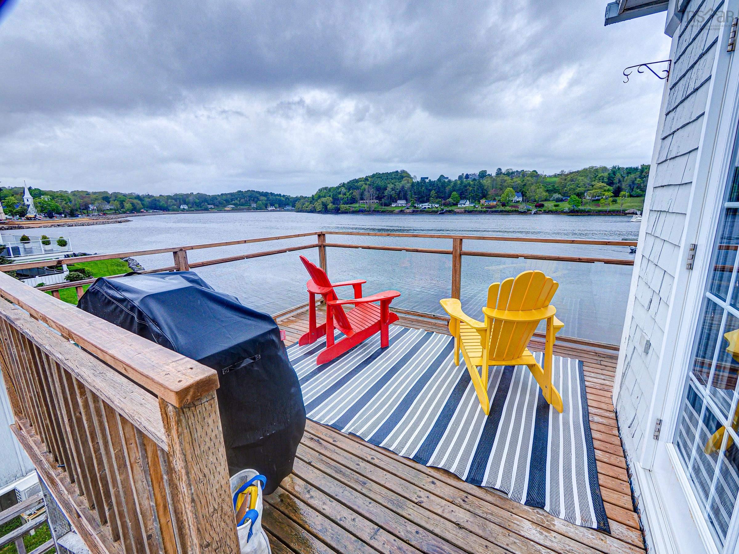 $2,399,000.00: 617, 619 & 621 Main Street, Mahone Bay