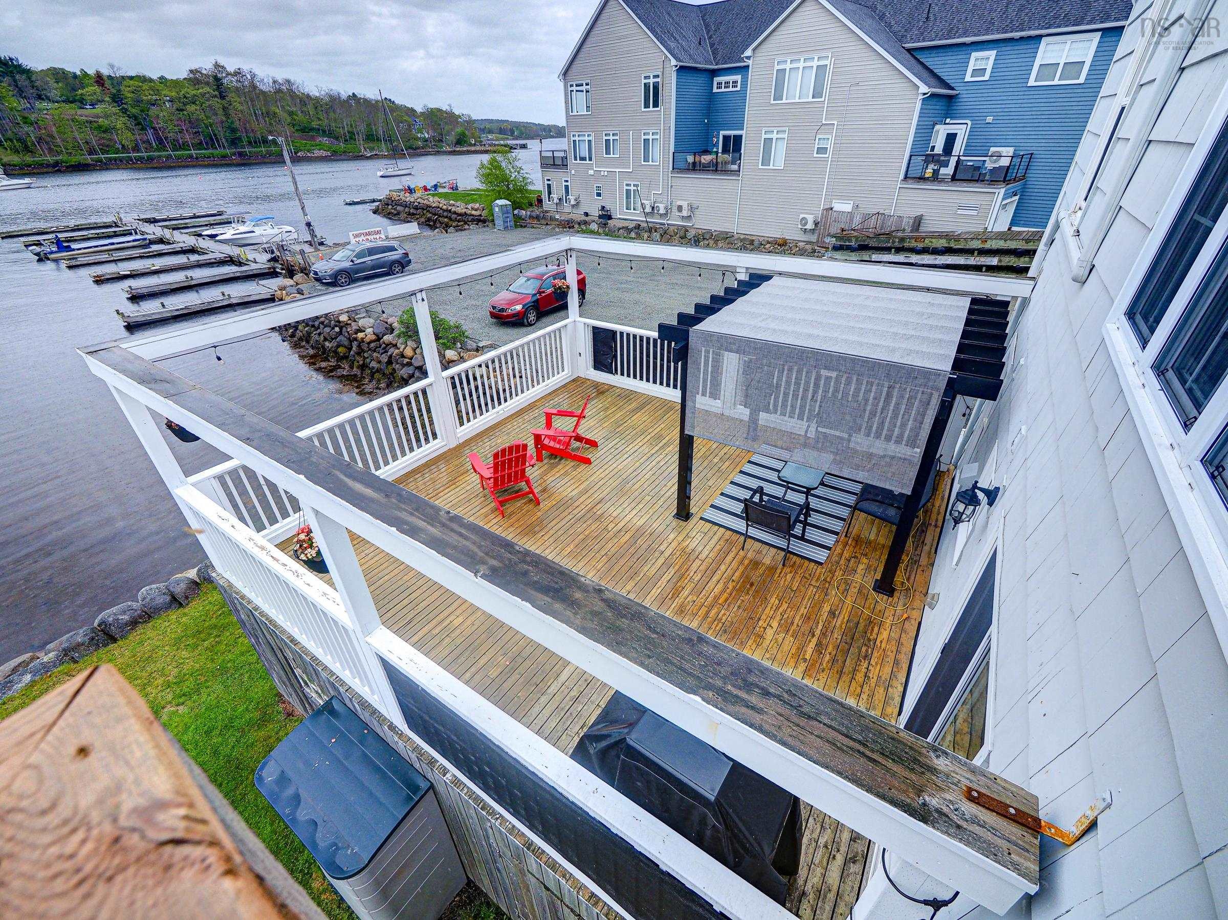 $2,399,000.00: 617, 619 & 621 Main Street, Mahone Bay