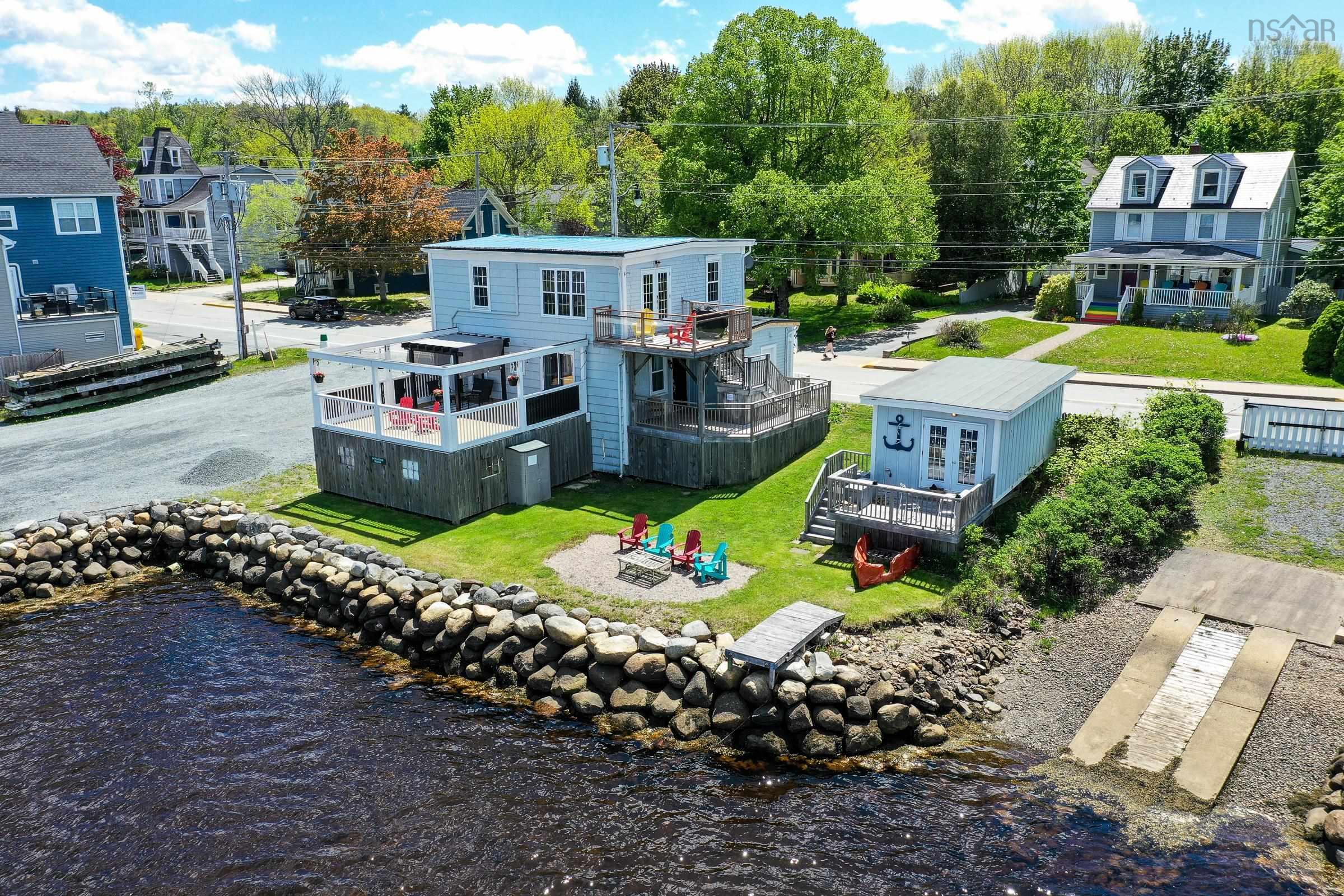 $2,399,000.00: 617, 619 & 621 Main Street, Mahone Bay