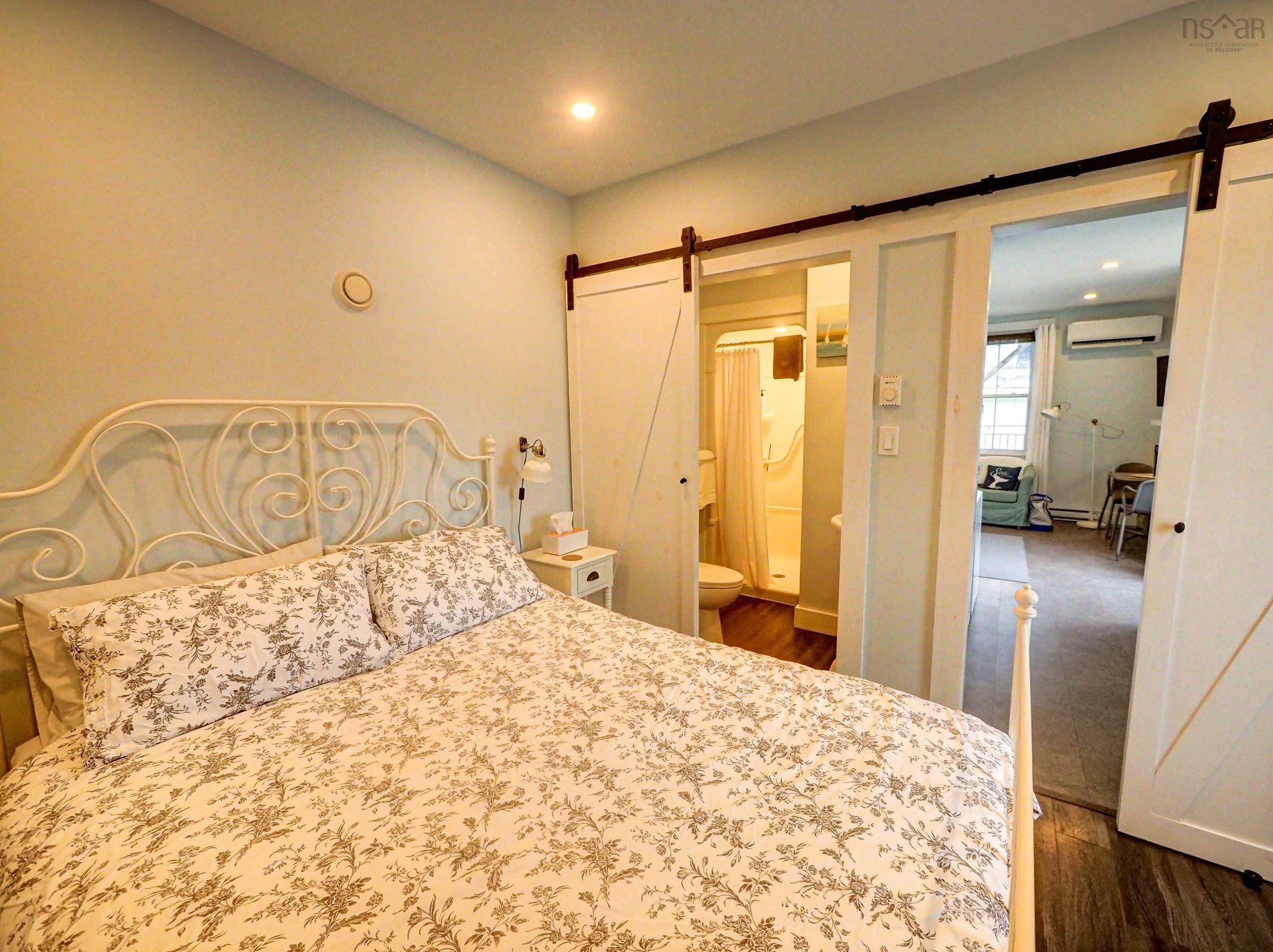 $2,399,000.00: 617, 619 & 621 Main Street, Mahone Bay