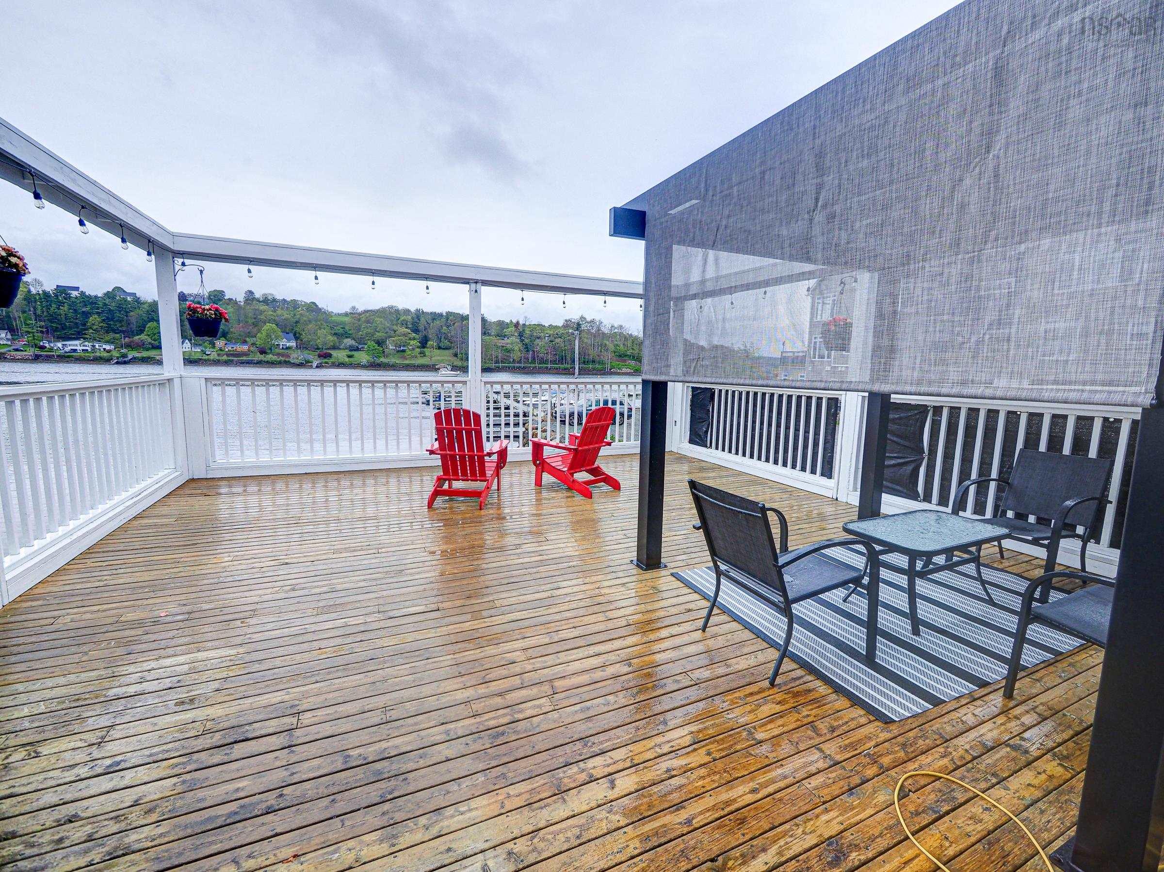 $2,399,000.00: 617, 619 & 621 Main Street, Mahone Bay