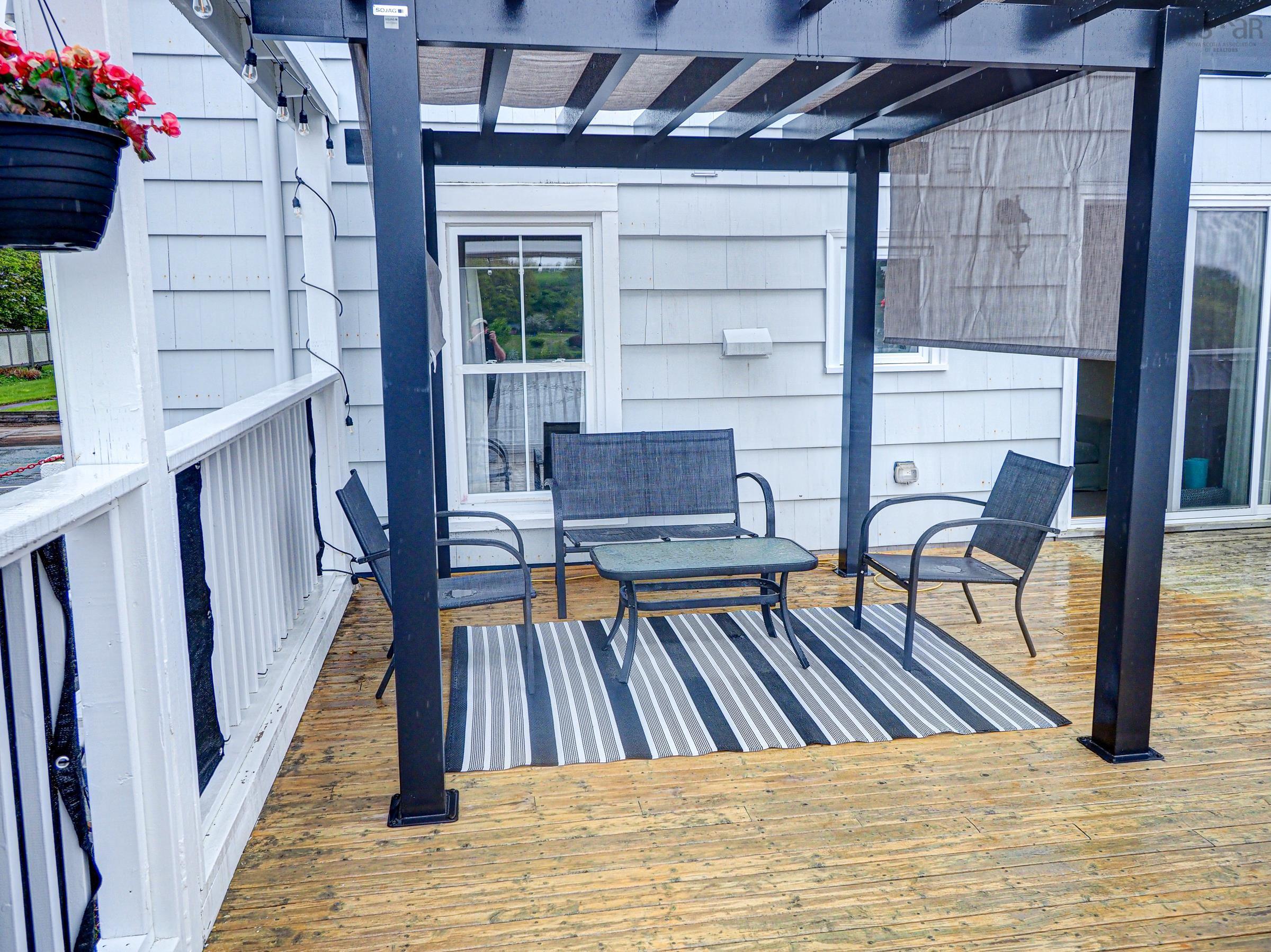 $2,399,000.00: 617, 619 & 621 Main Street, Mahone Bay