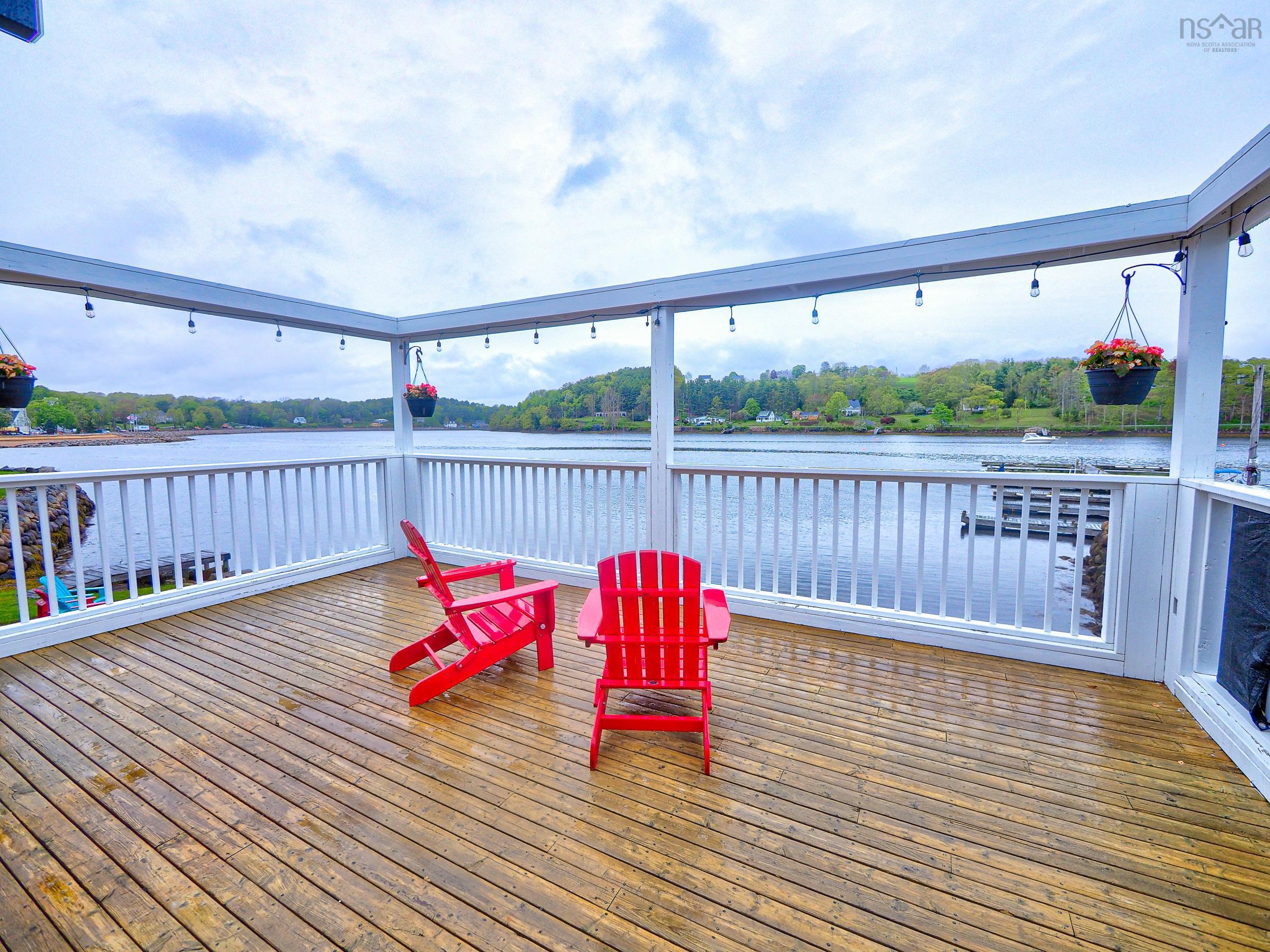 $2,399,000.00: 617, 619 & 621 Main Street, Mahone Bay