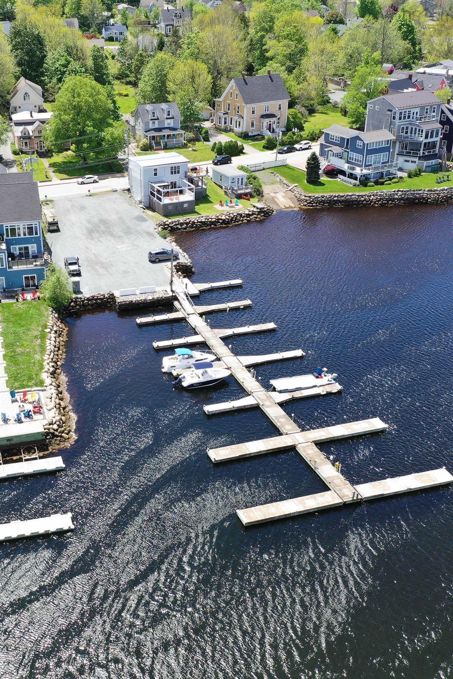 $2,399,000.00: 617, 619 & 621 Main Street, Mahone Bay