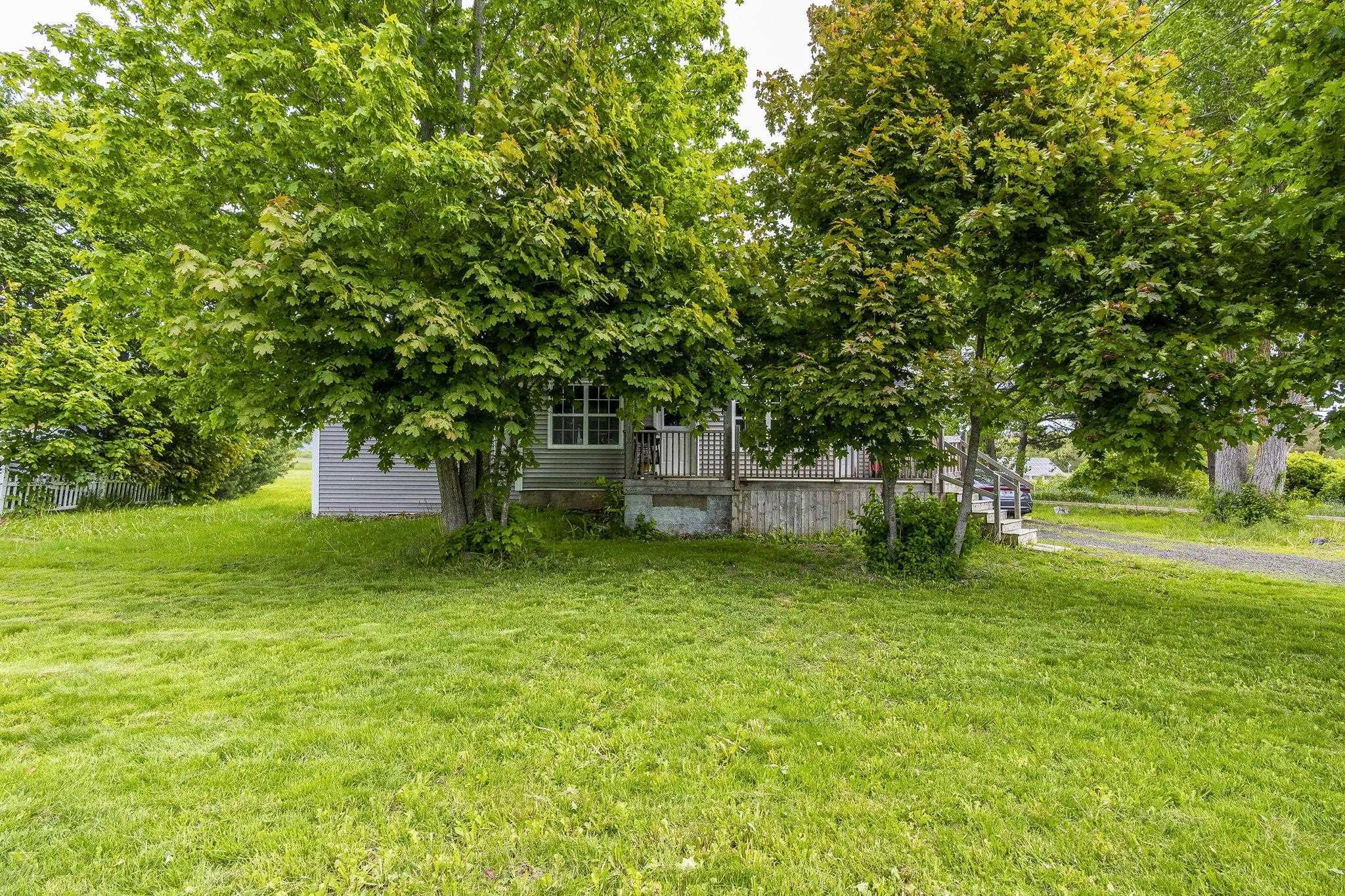 $325,000.00: 623 Main Street, Lawrencetown