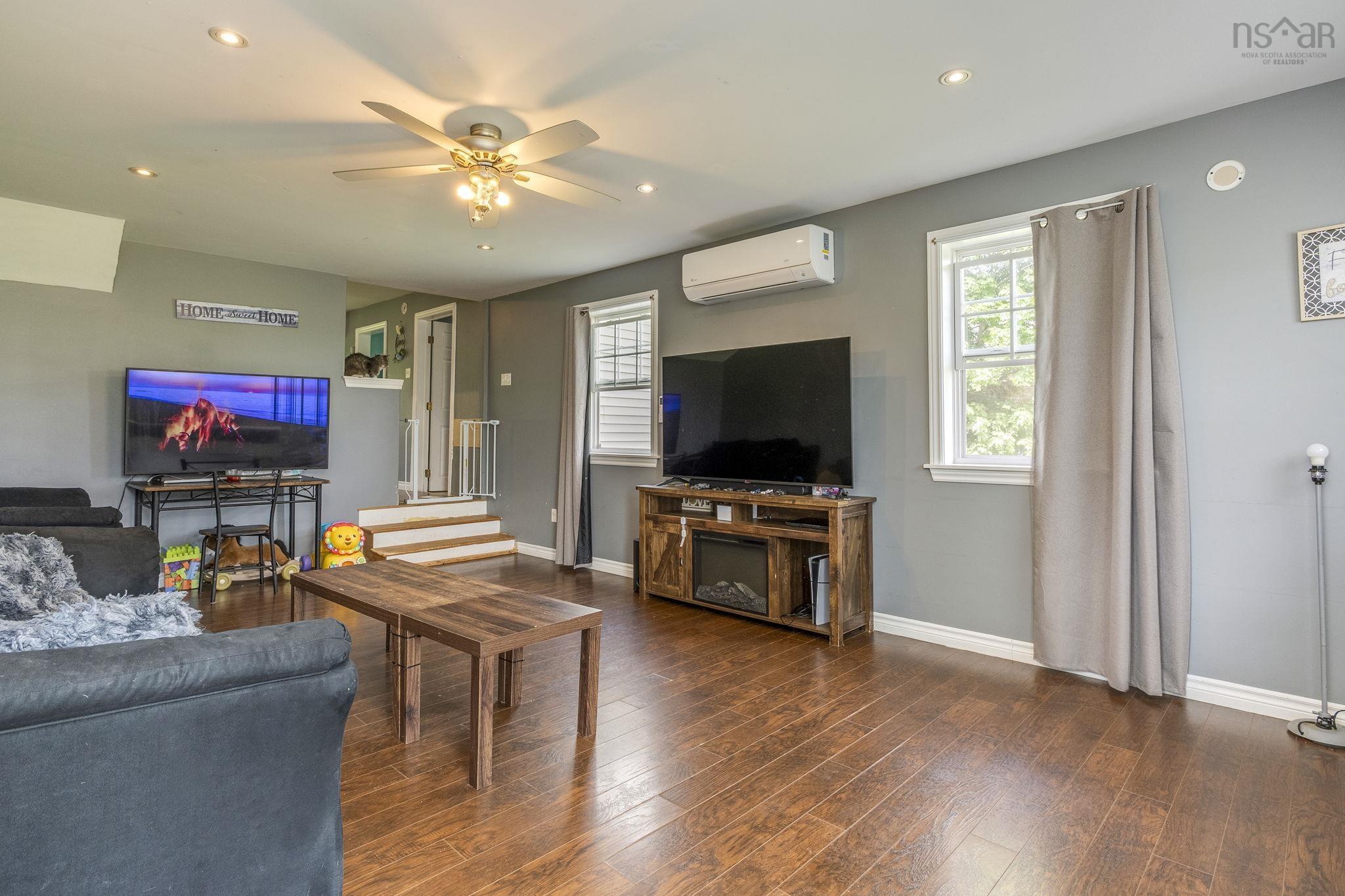 $325,000.00: 623 Main Street, Lawrencetown