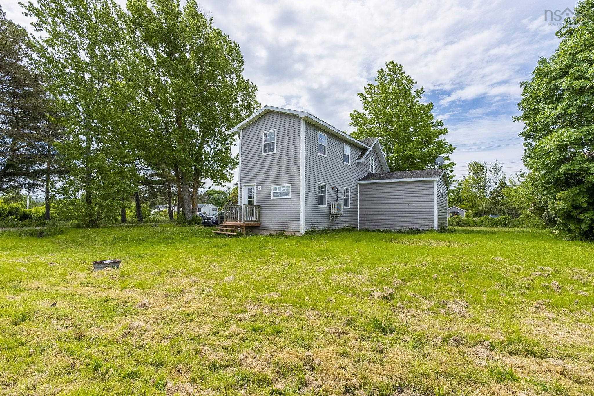 $325,000.00: 623 Main Street, Lawrencetown
