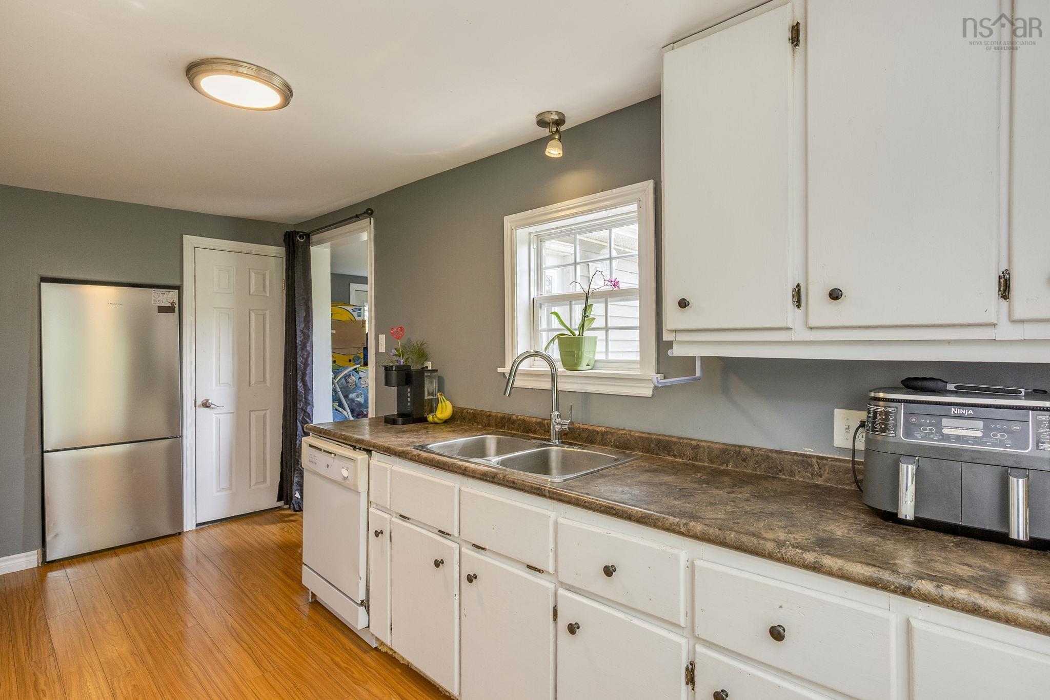$325,000.00: 623 Main Street, Lawrencetown