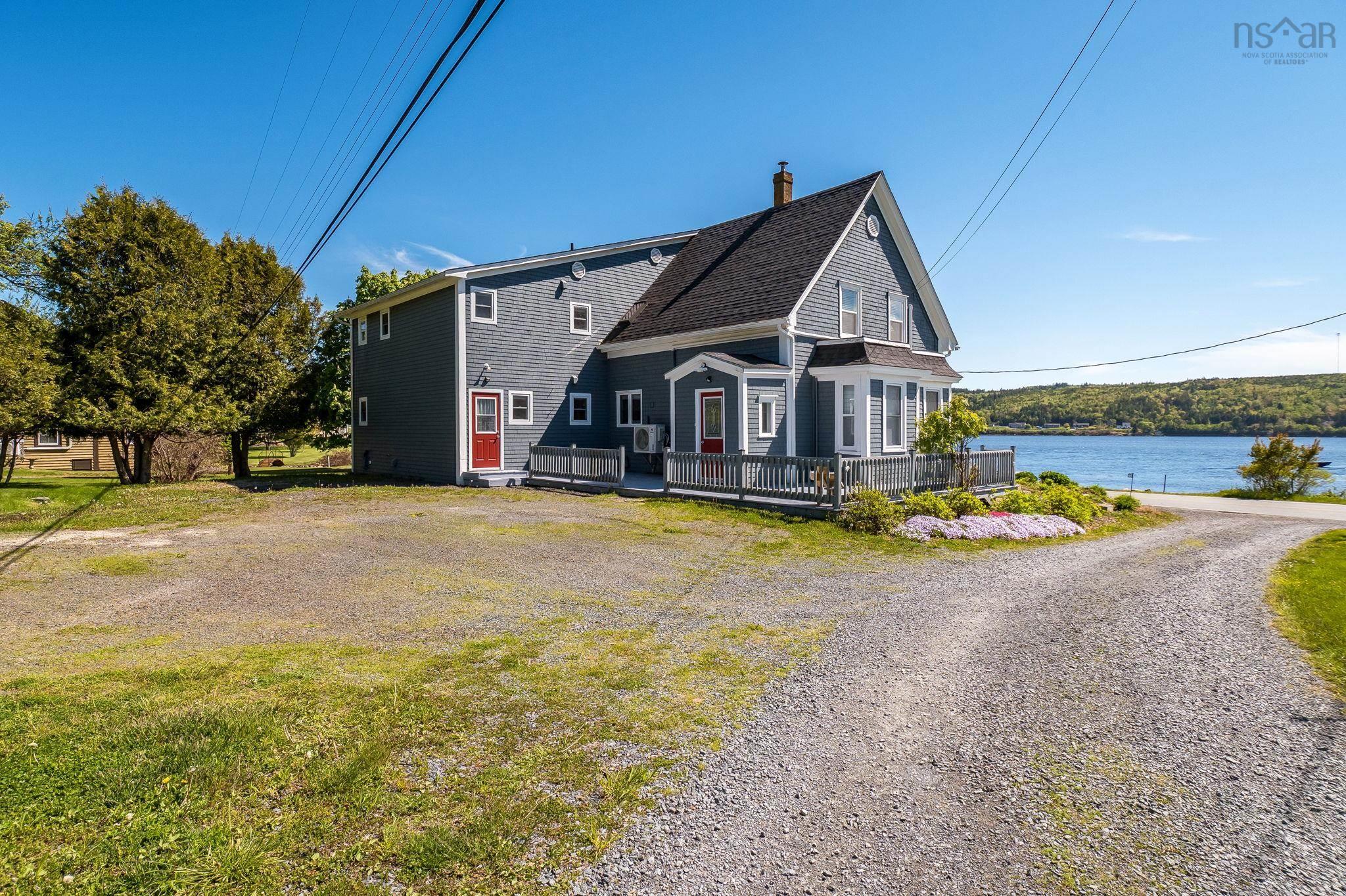 $849,900.00: 4648 332 Highway, East Lahave