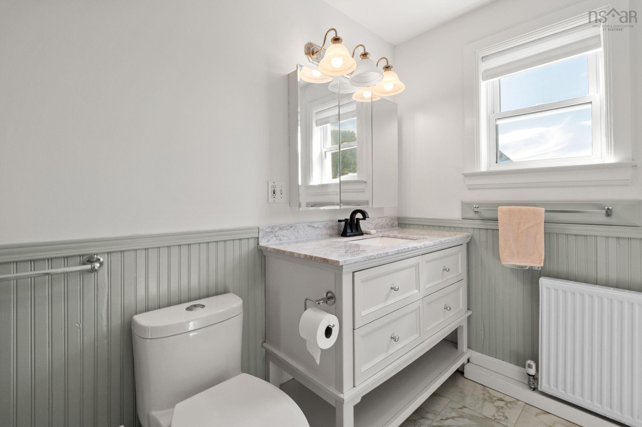 $849,900.00: 4648 332 Highway, East Lahave