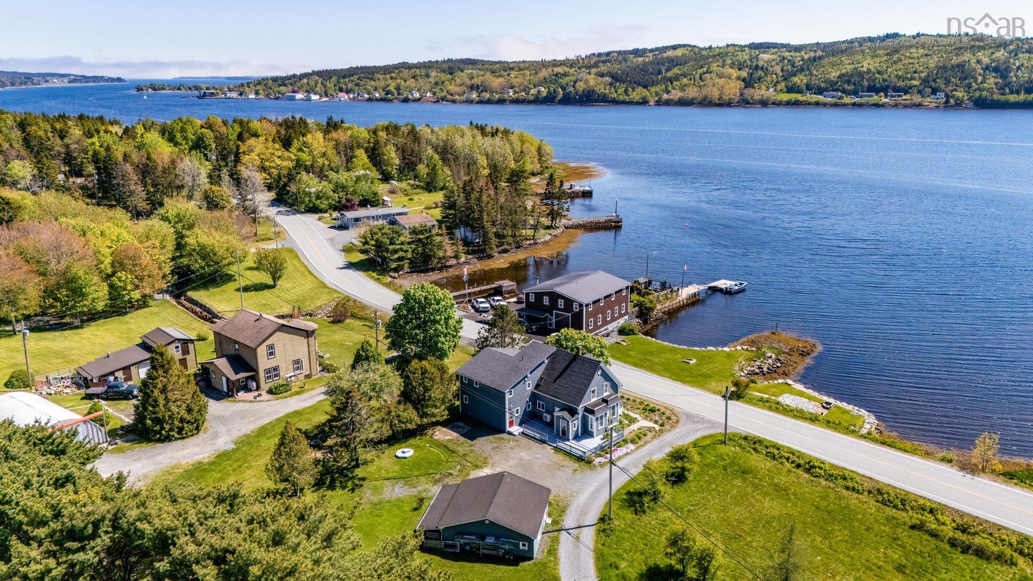 $849,900.00: 4648 332 Highway, East Lahave