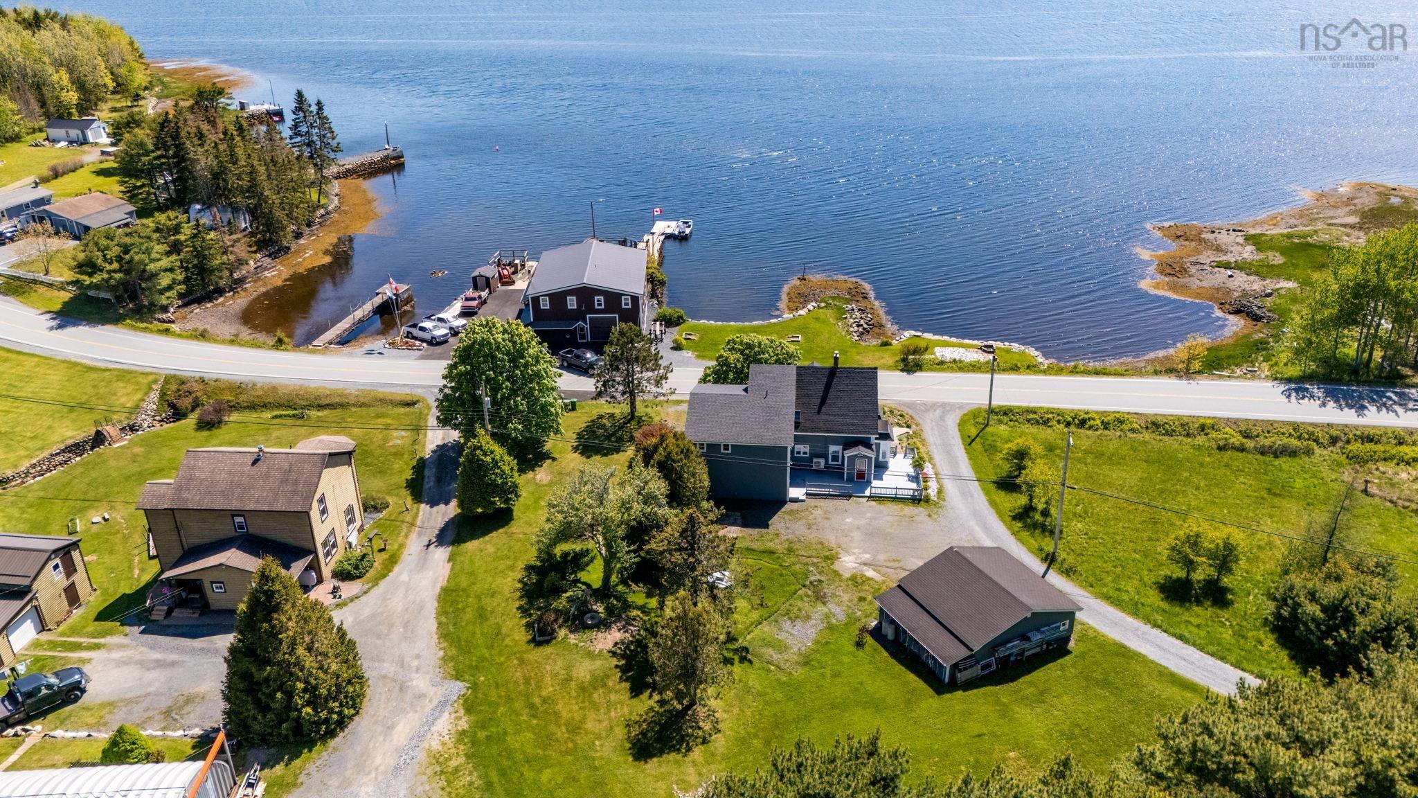 $849,900.00: 4648 332 Highway, East Lahave