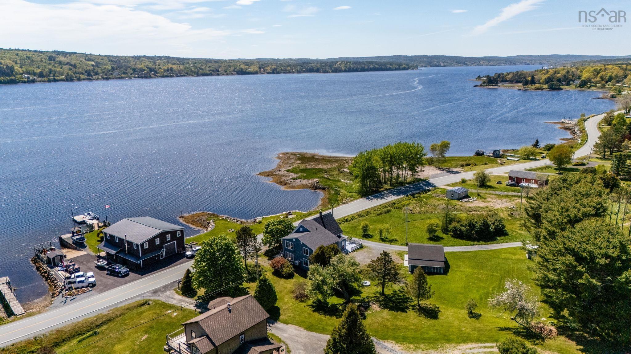 $849,900.00: 4648 332 Highway, East Lahave