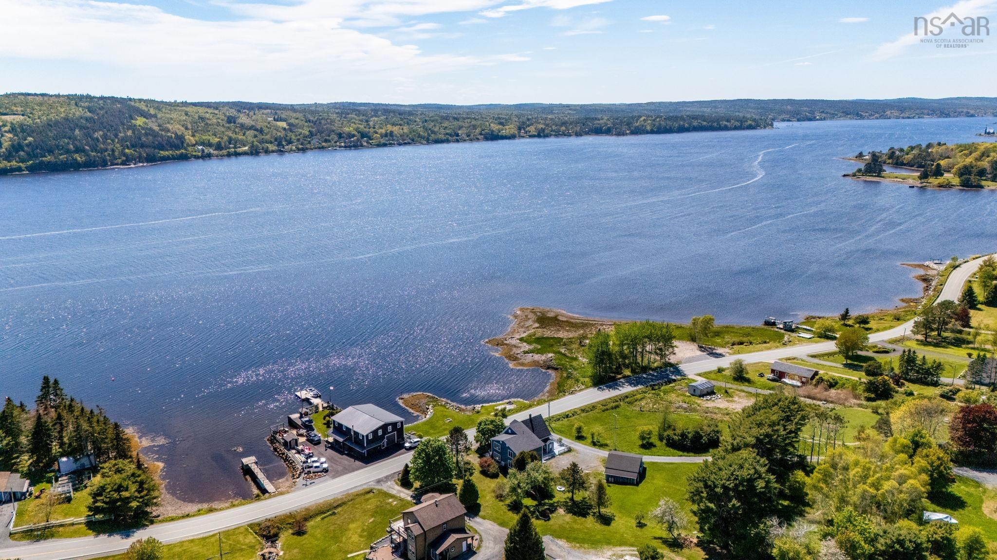 $849,900.00: 4648 332 Highway, East Lahave
