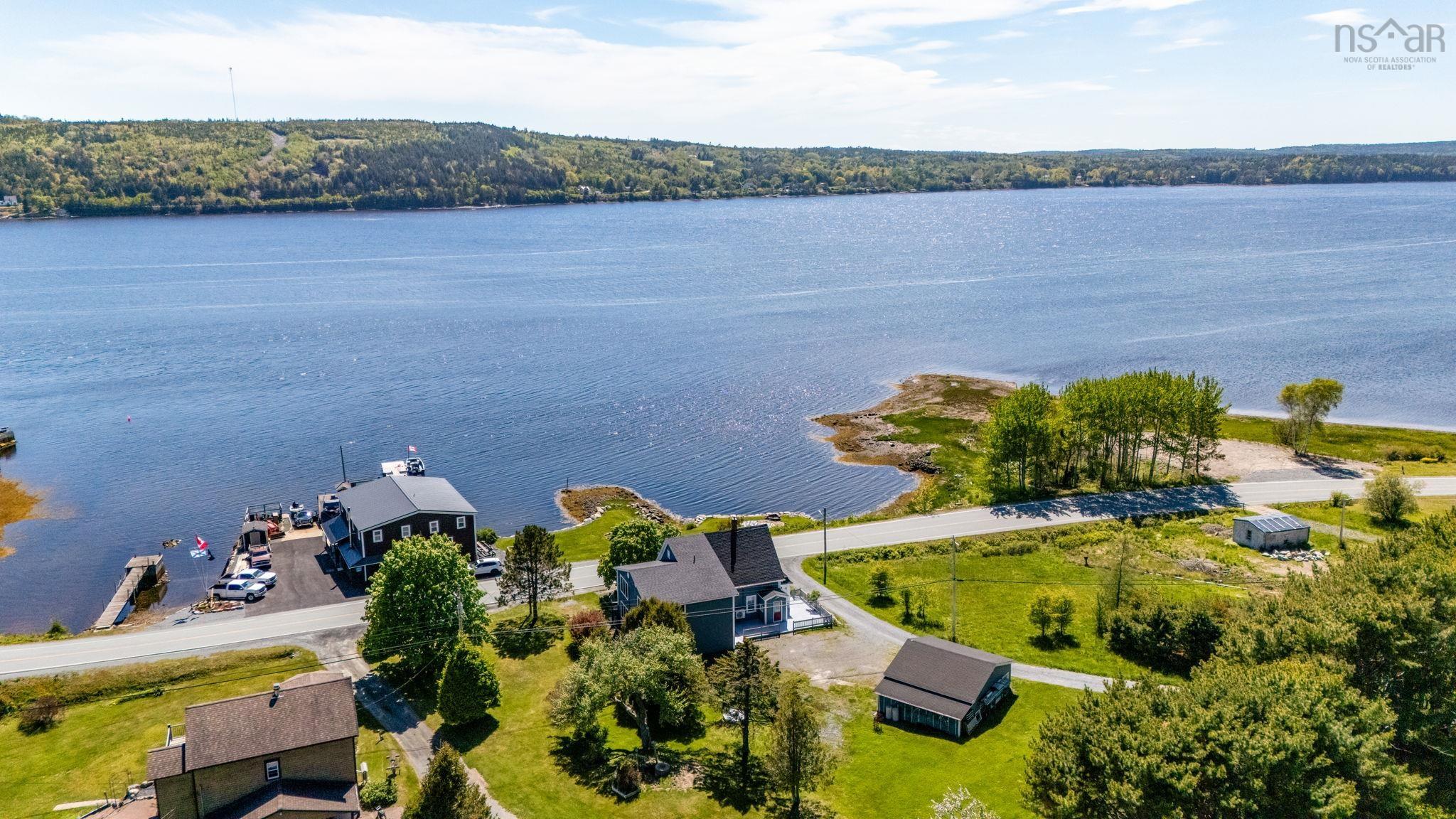 $849,900.00: 4648 332 Highway, East Lahave