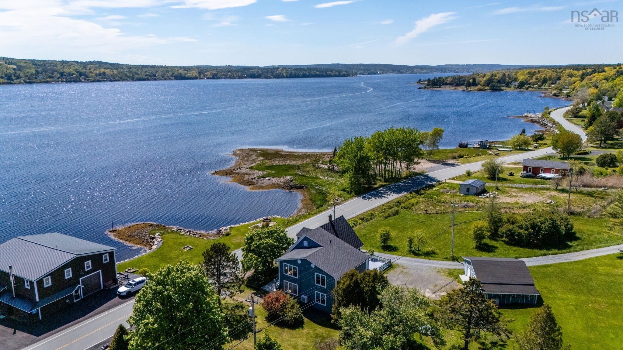 $849,900.00: 4648 332 Highway, East Lahave