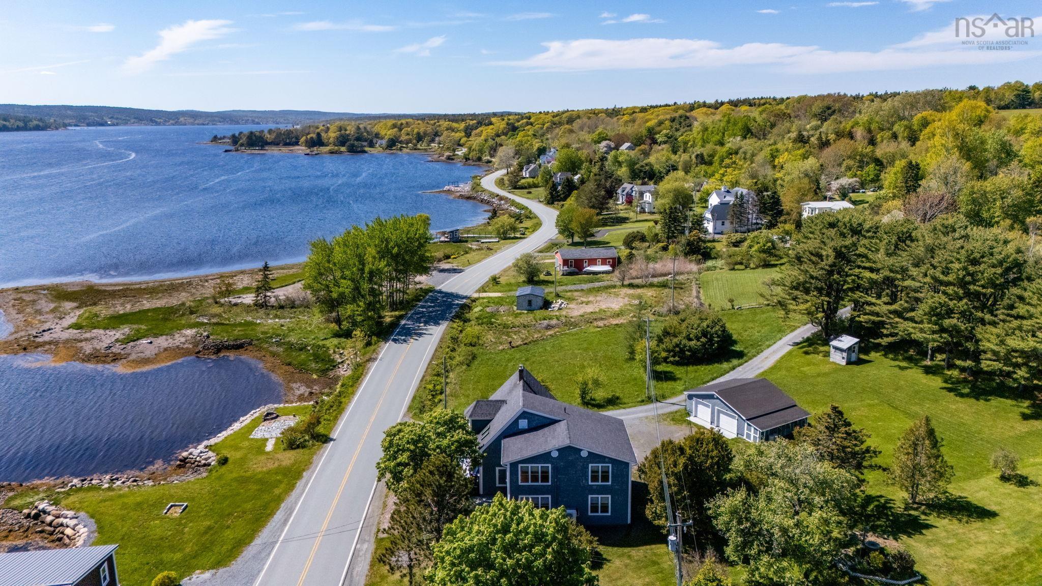 $849,900.00: 4648 332 Highway, East Lahave