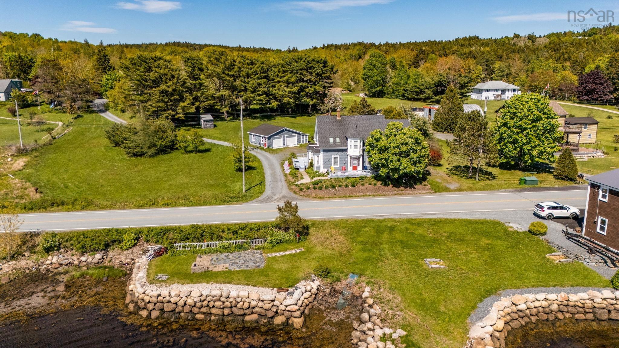 $849,900.00: 4648 332 Highway, East Lahave