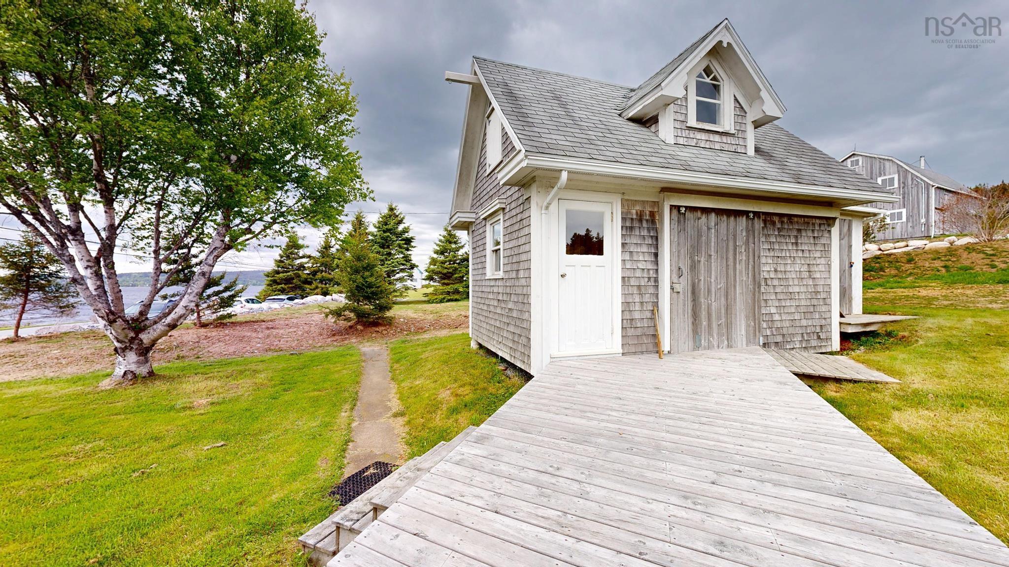$649,000.00: 3964 Highway 332, Riverport
