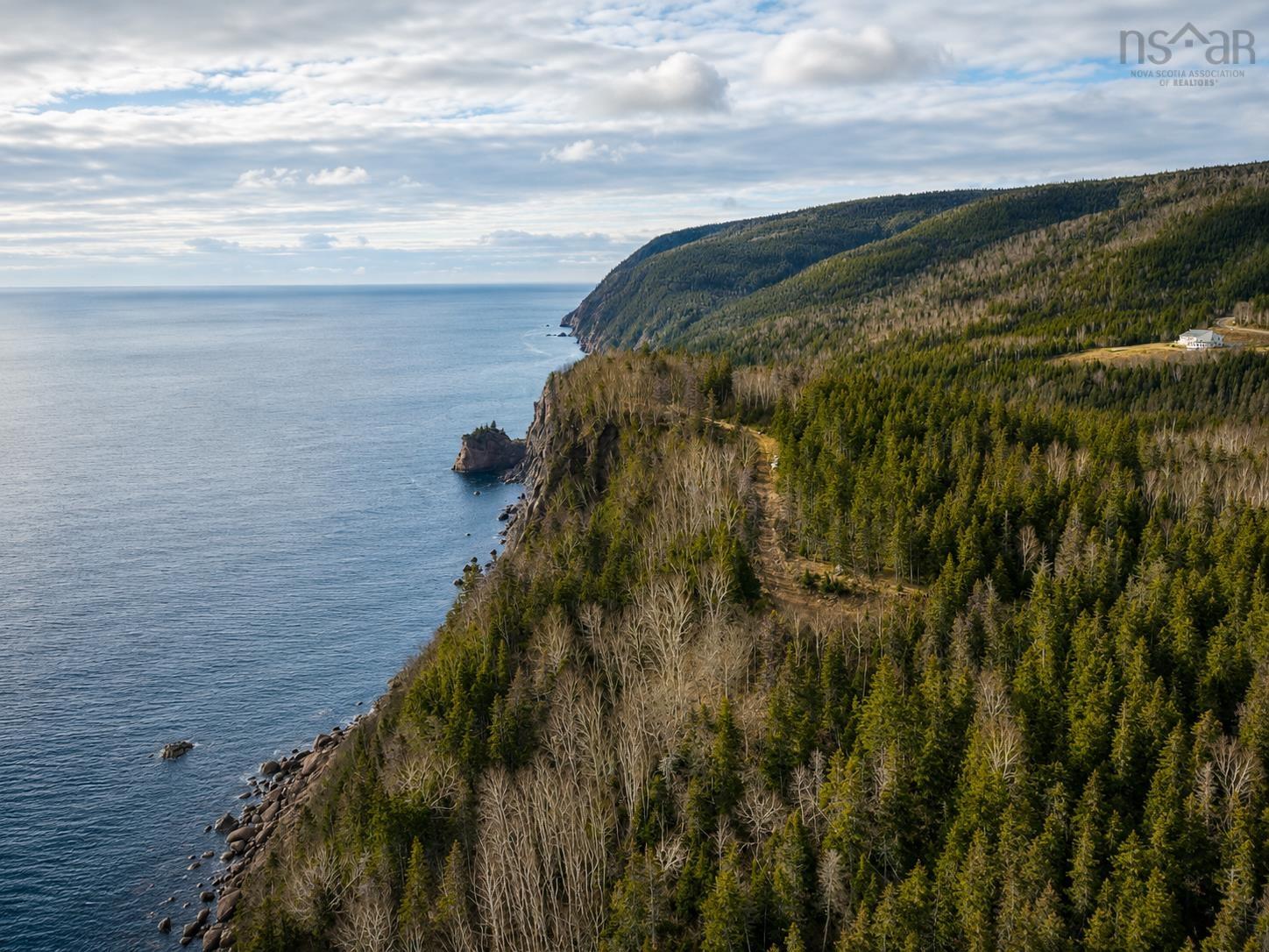 $119,000.00: Cabot Trail, Ingonish Ferry