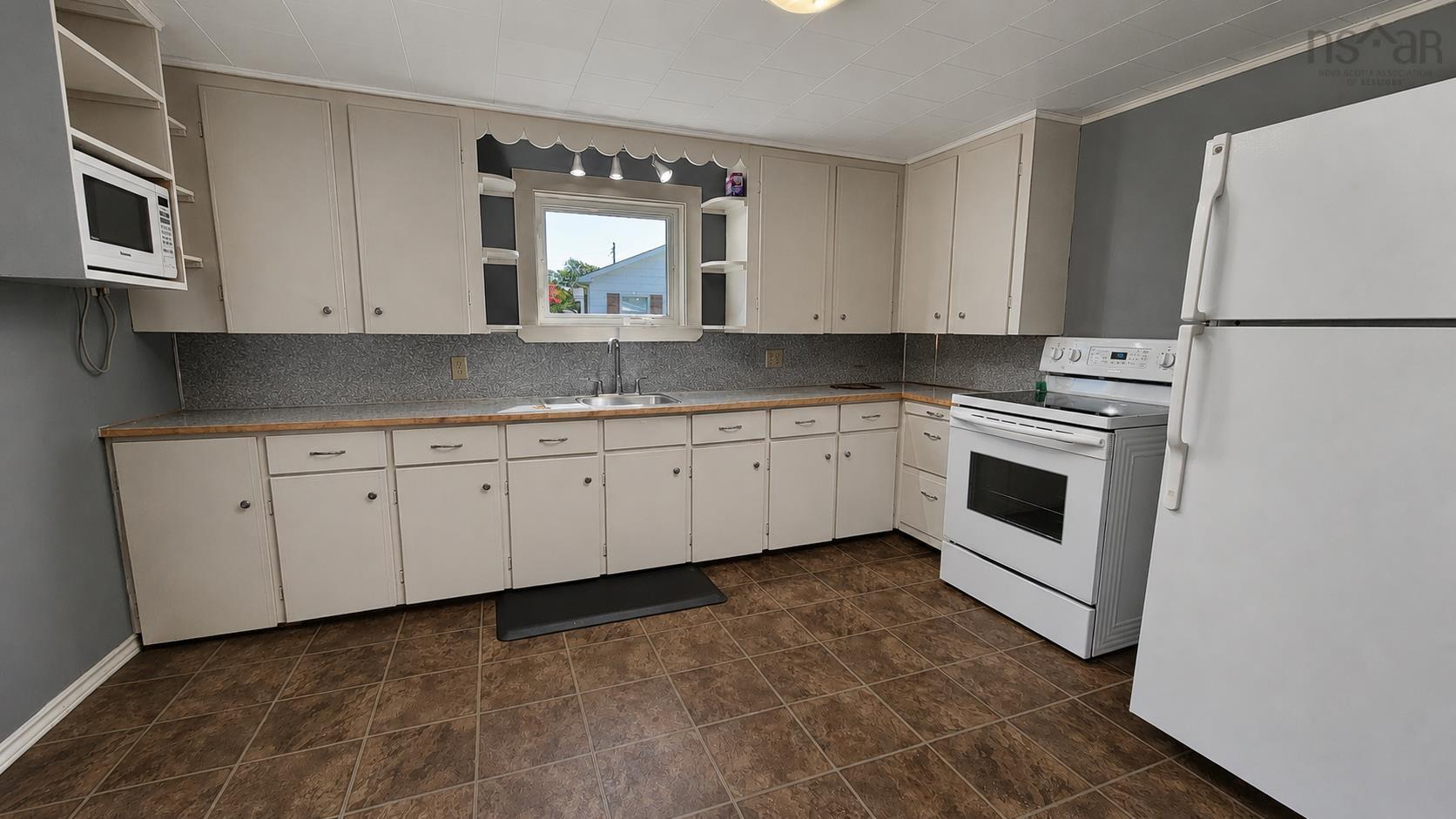 $249,900.00: 108 Pembroke Road, Pembroke