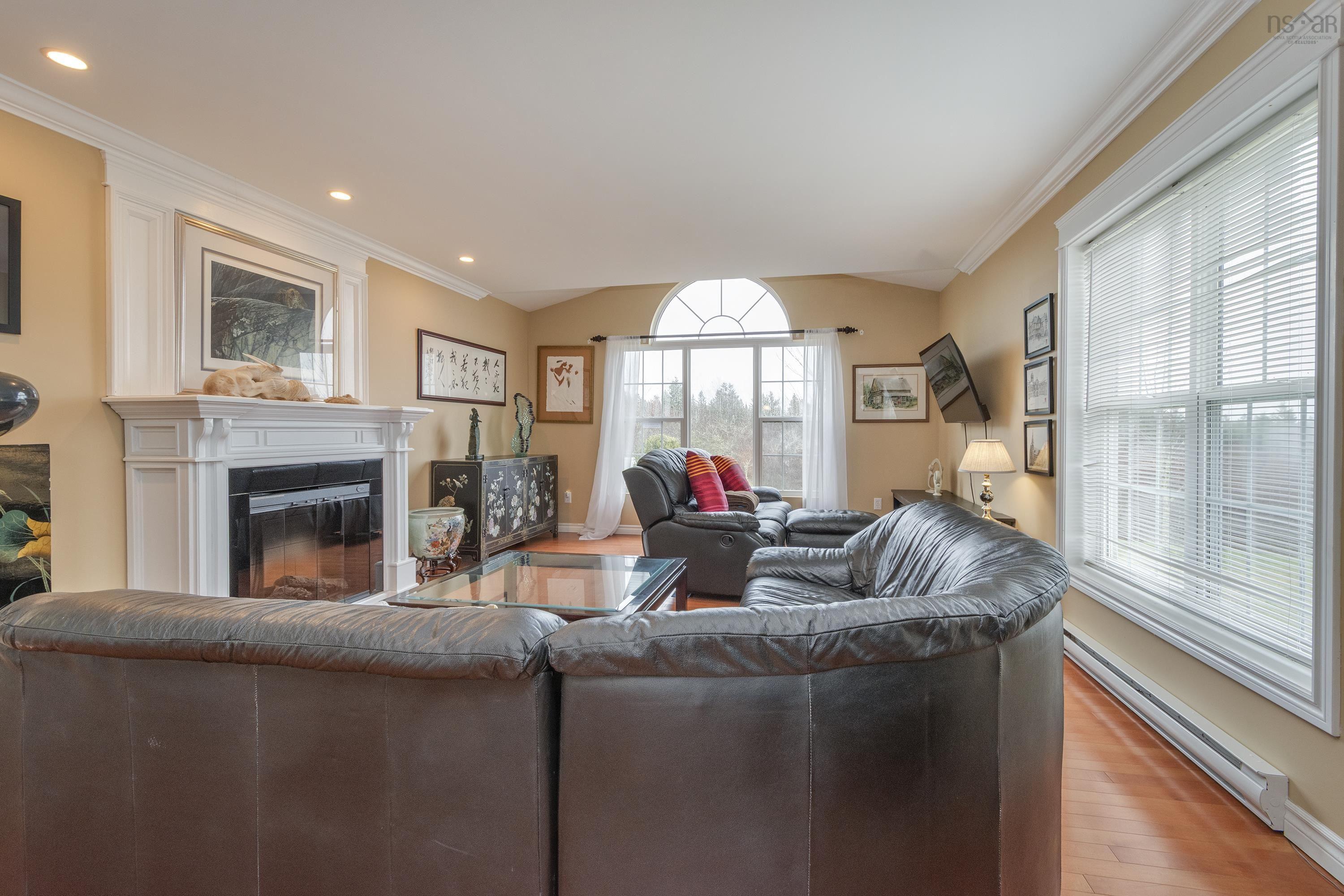 $1,200,000.00: 2897 Highway#7, Ashdale
