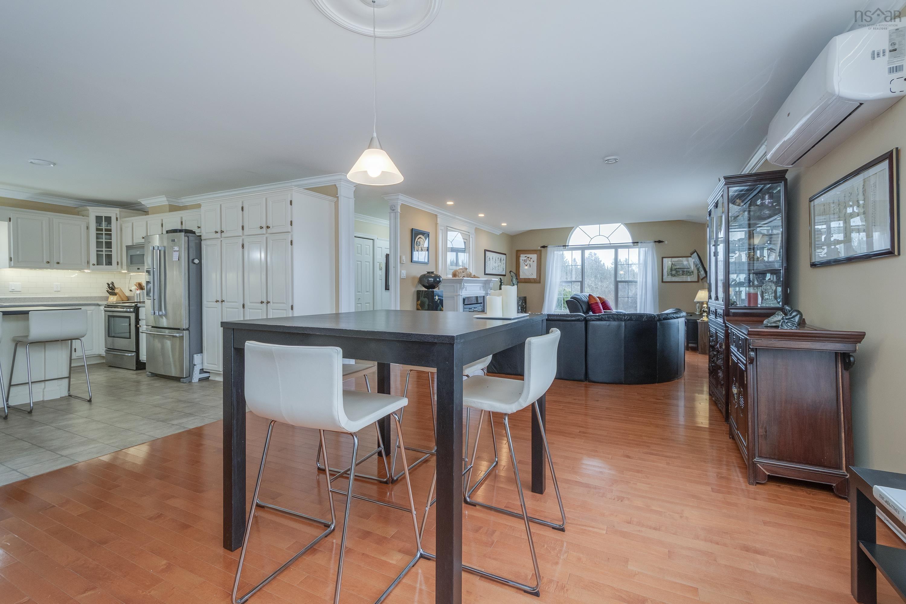 $1,200,000.00: 2897 Highway#7, Ashdale