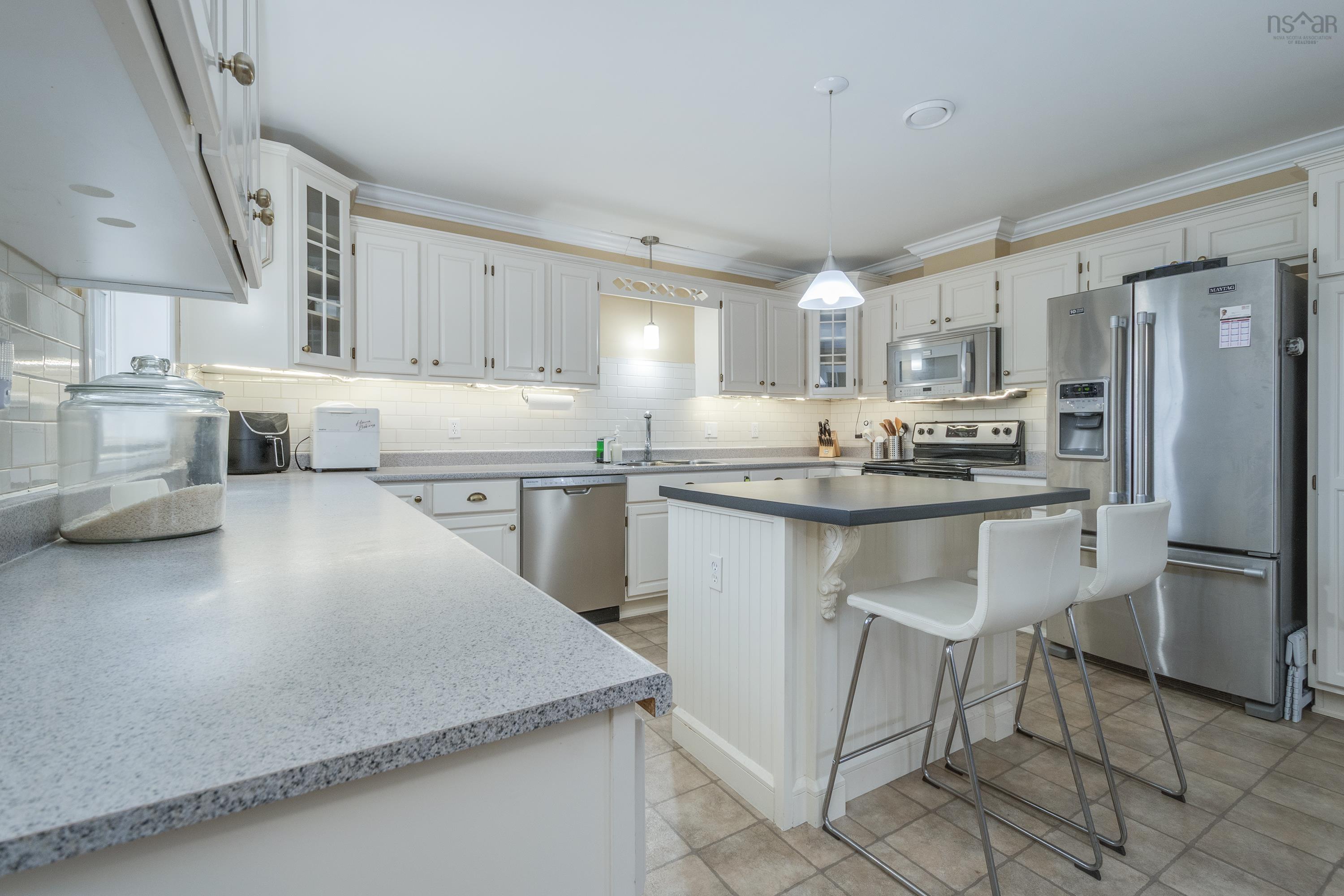 $1,200,000.00: 2897 Highway#7, Ashdale