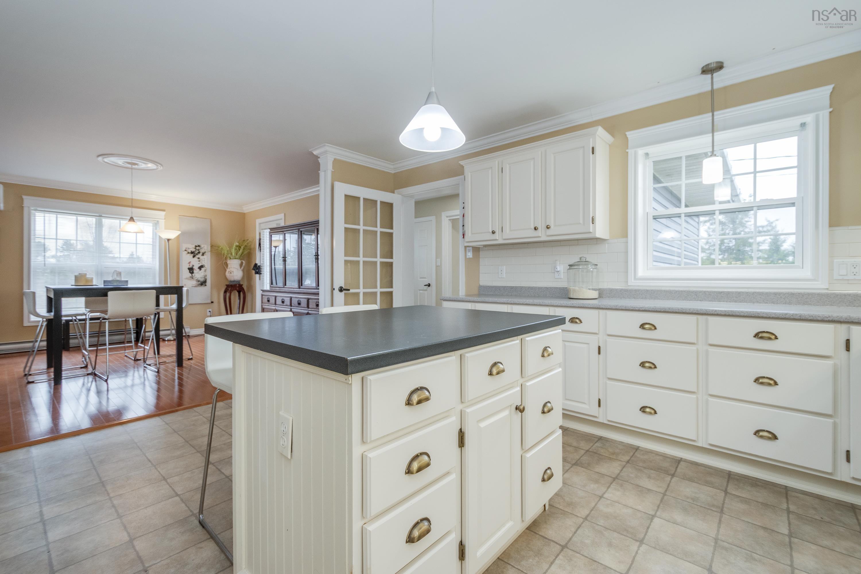 $1,200,000.00: 2897 Highway#7, Ashdale