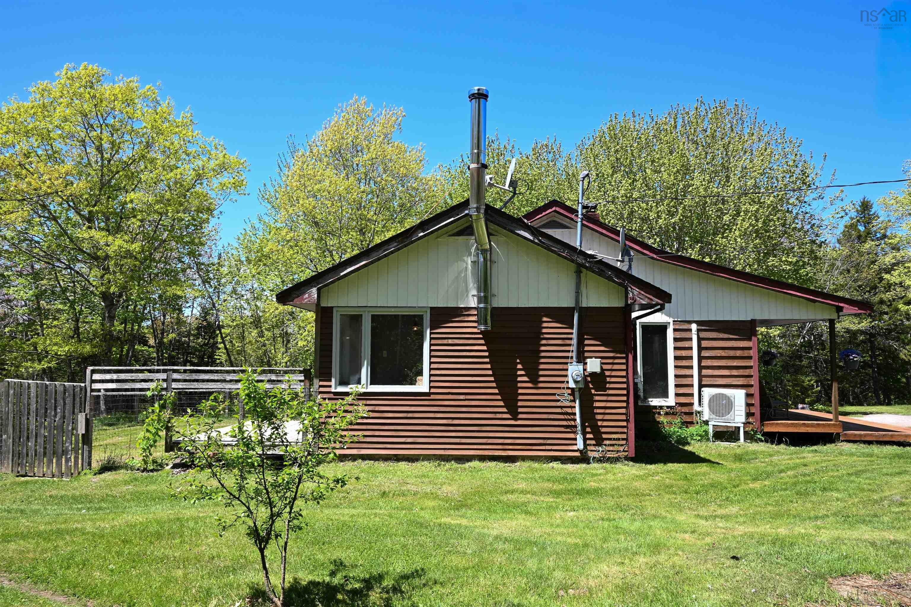 $369,000.00: 299 Armstrong Road, Windsor Road