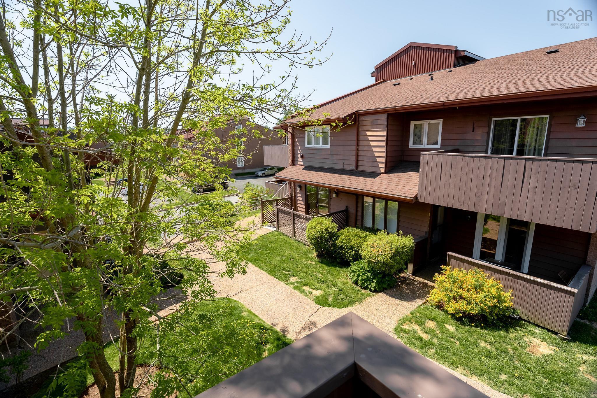 $320,000.00: 14 4 Rose Way, Dartmouth
