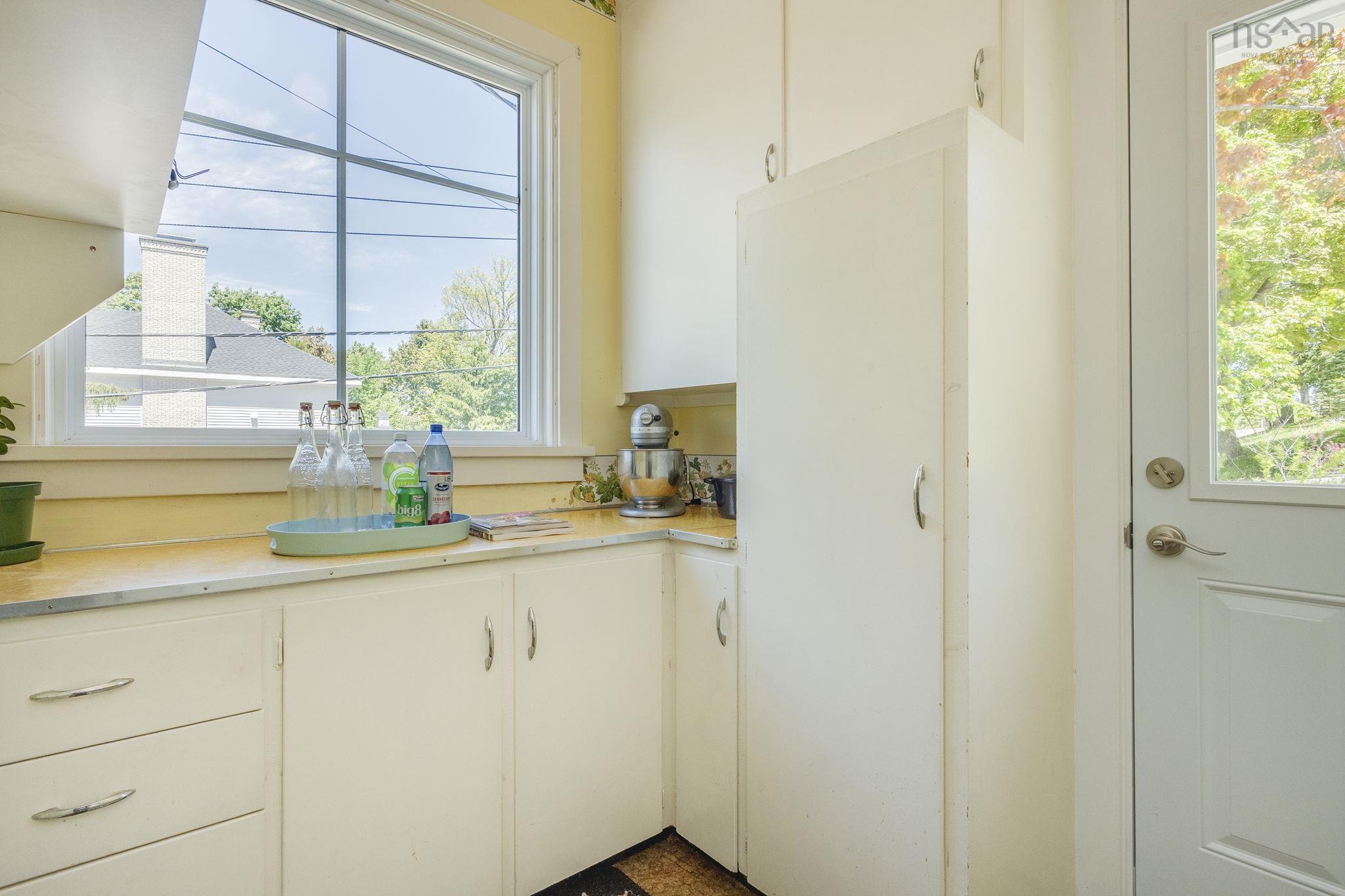 $675,000.00: 471 Clifton Avenue, Windsor