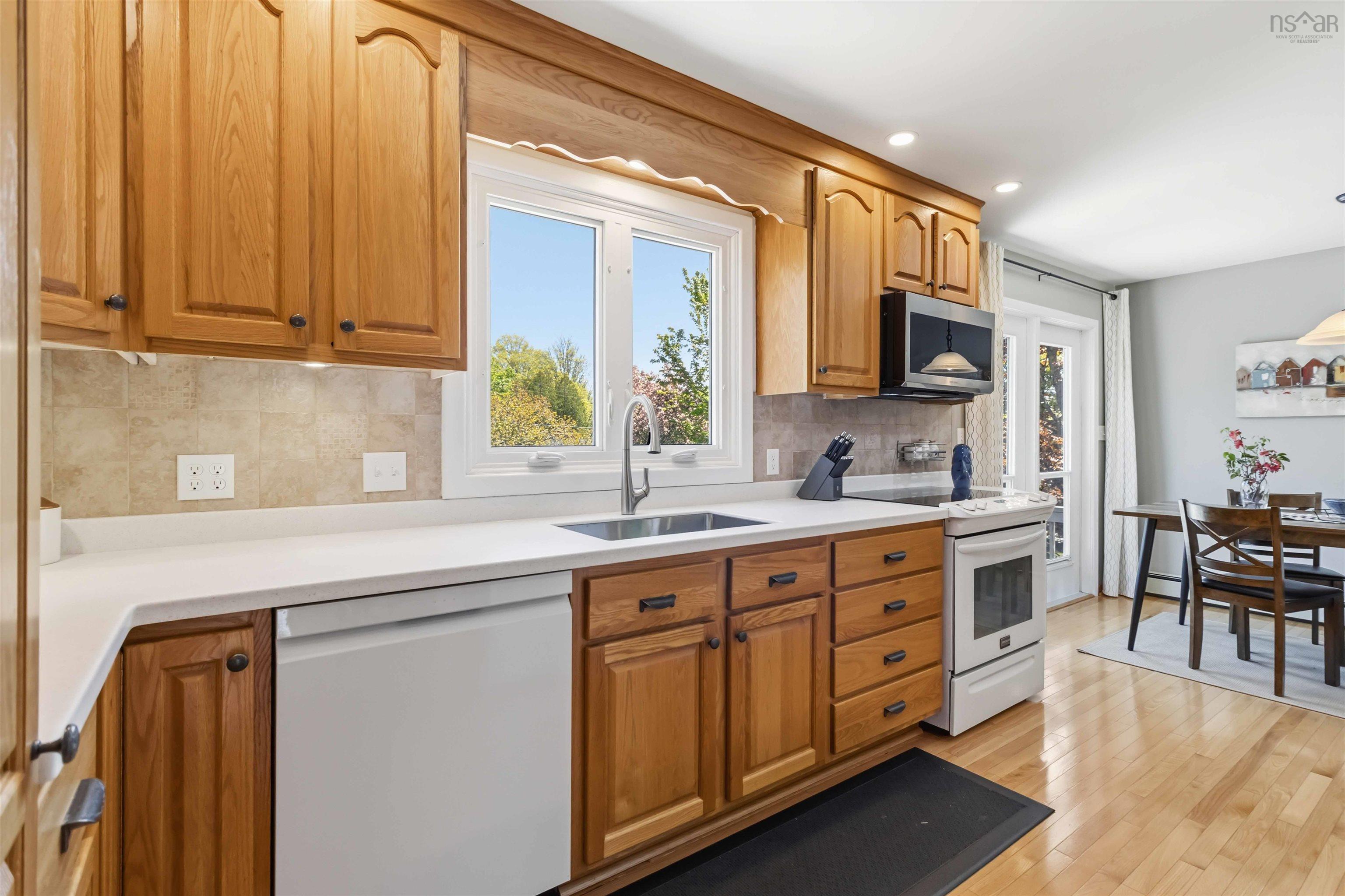 $595,500.00: 122 Brook Street, Lunenburg