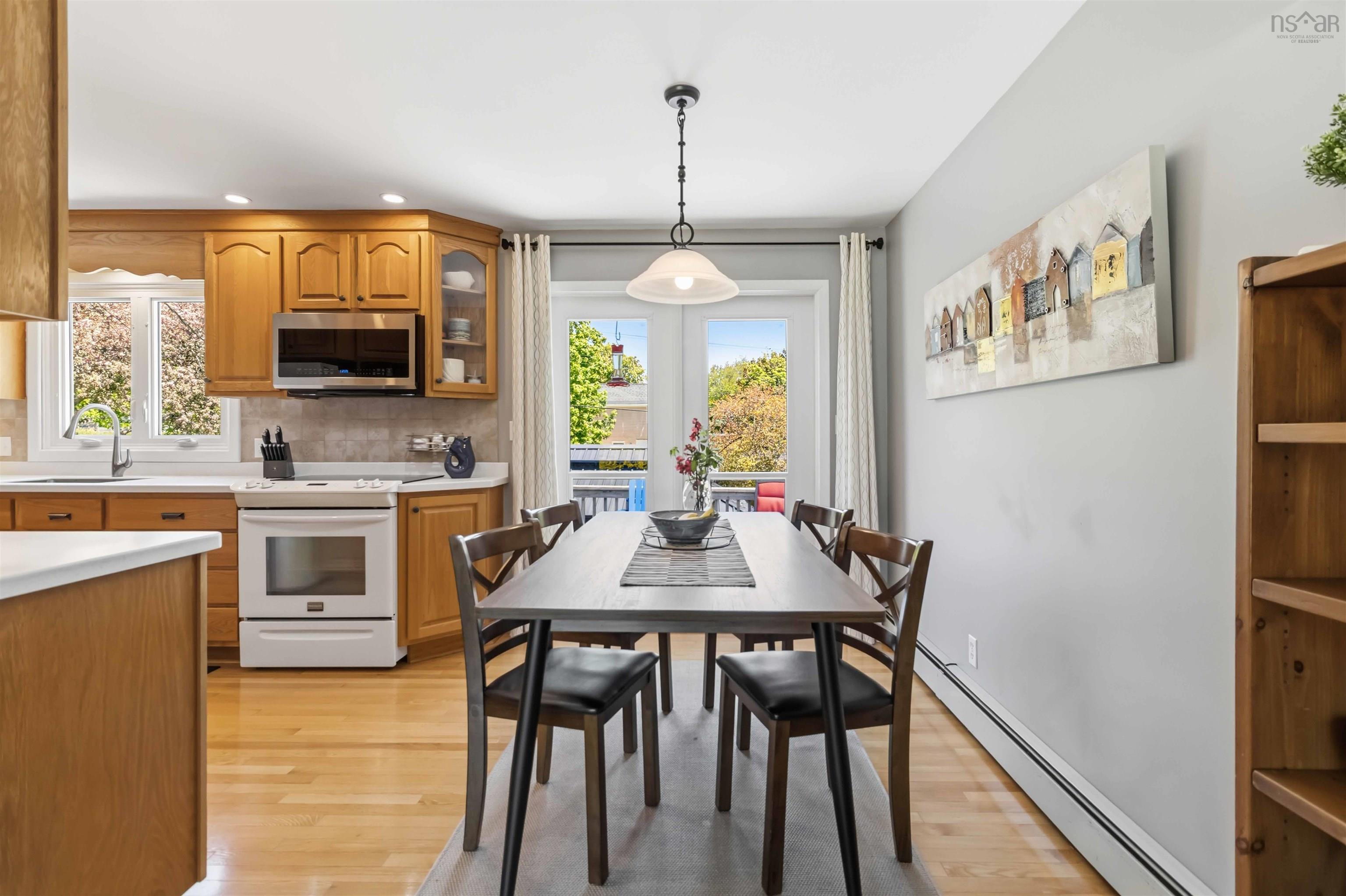 $595,500.00: 122 Brook Street, Lunenburg