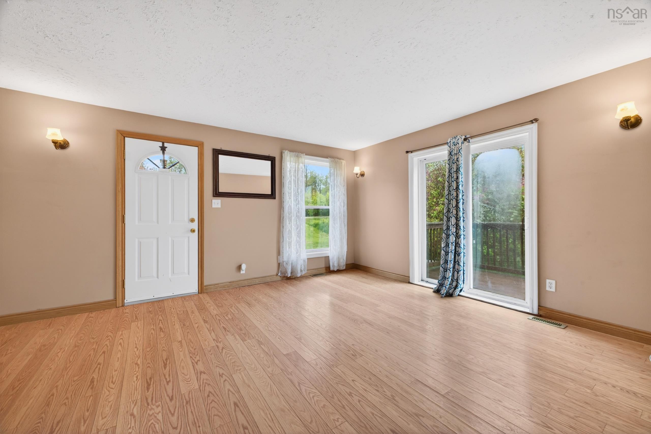$180,000.00: 410 AUBURN Avenue, Stellarton