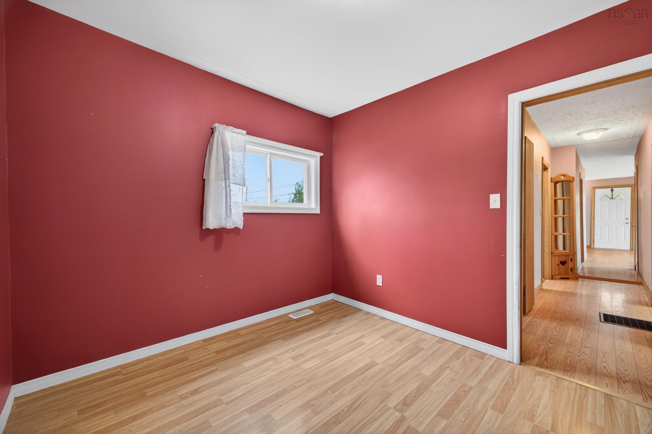 $180,000.00: 410 AUBURN Avenue, Stellarton
