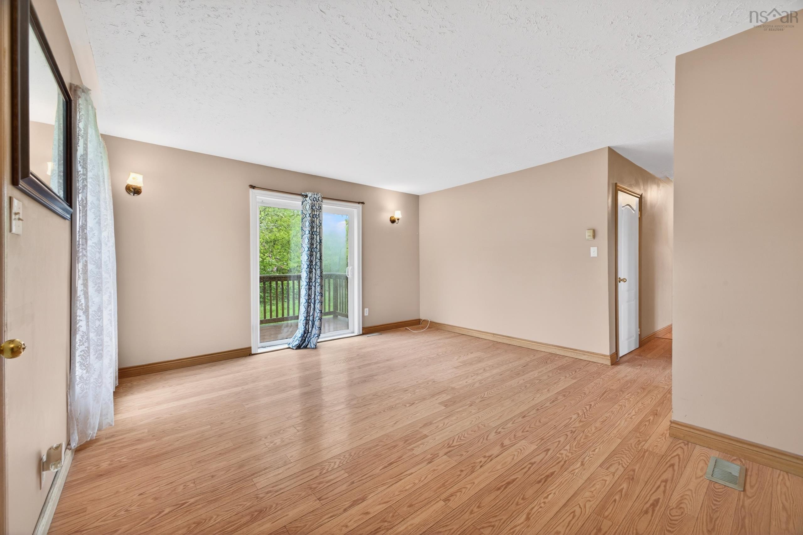 $180,000.00: 410 AUBURN Avenue, Stellarton