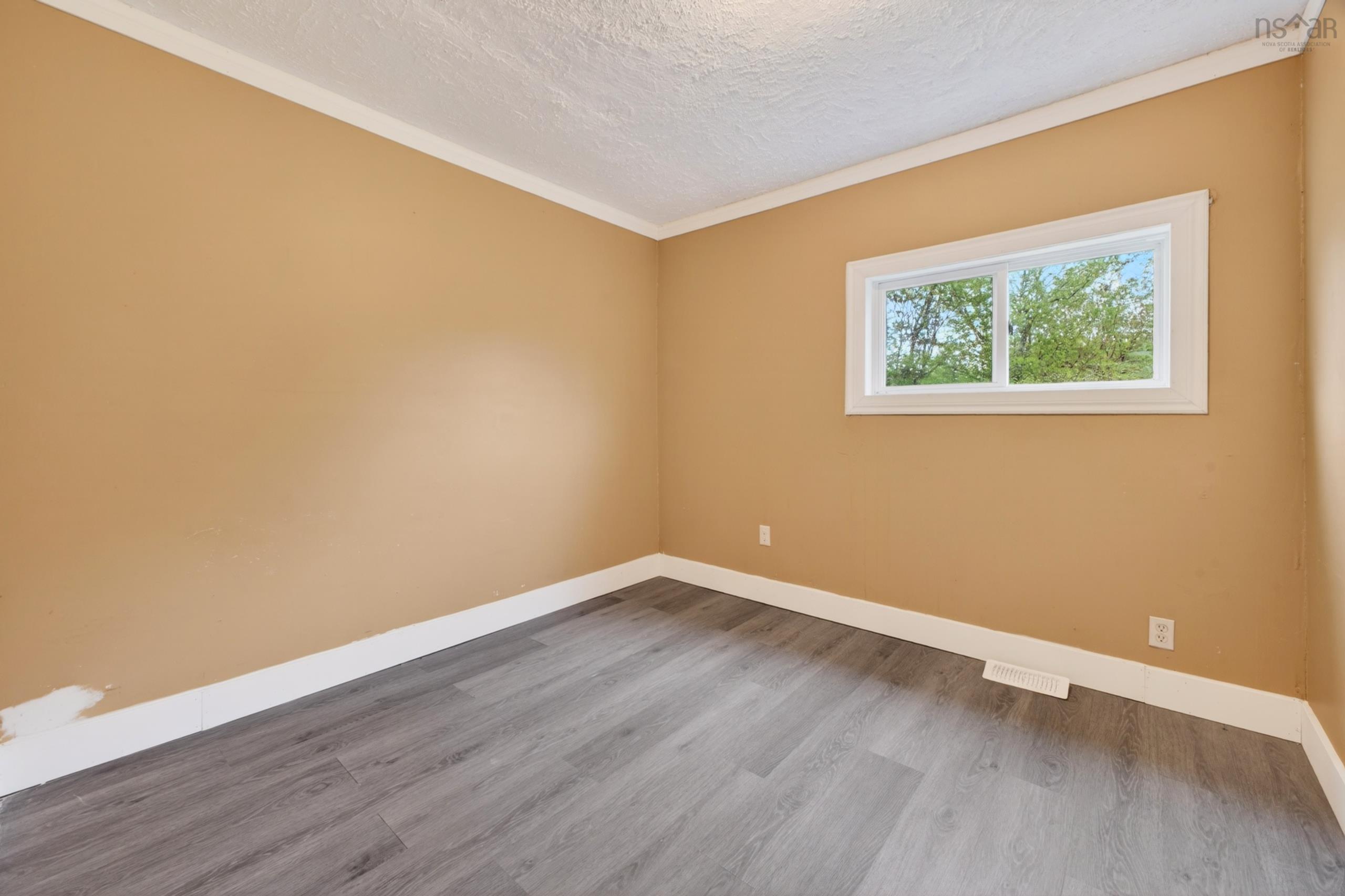 $180,000.00: 410 AUBURN Avenue, Stellarton
