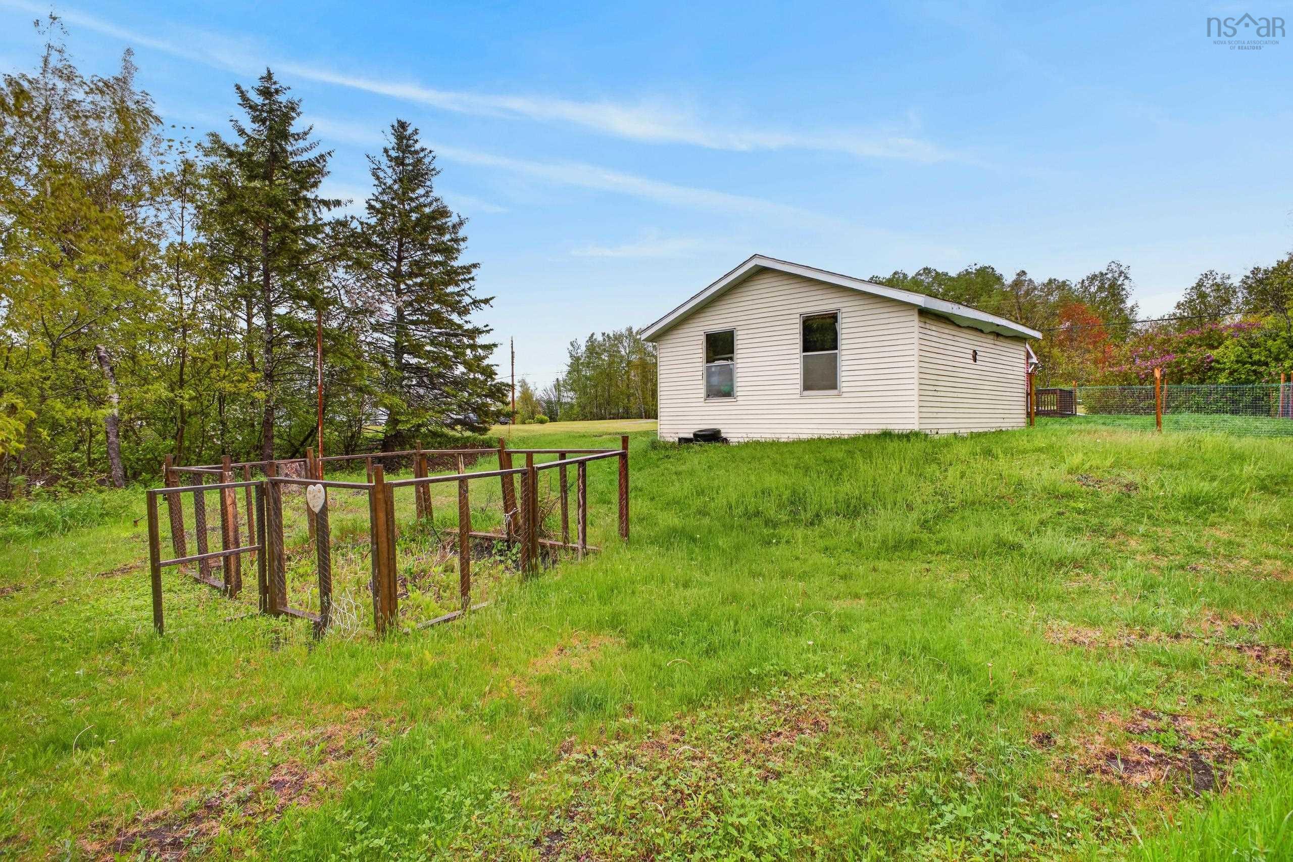 $180,000.00: 410 AUBURN Avenue, Stellarton