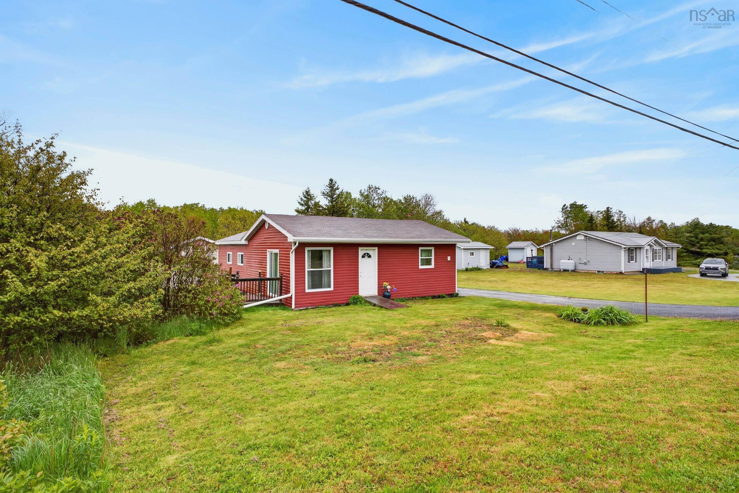 $180,000.00: 410 AUBURN Avenue, Stellarton