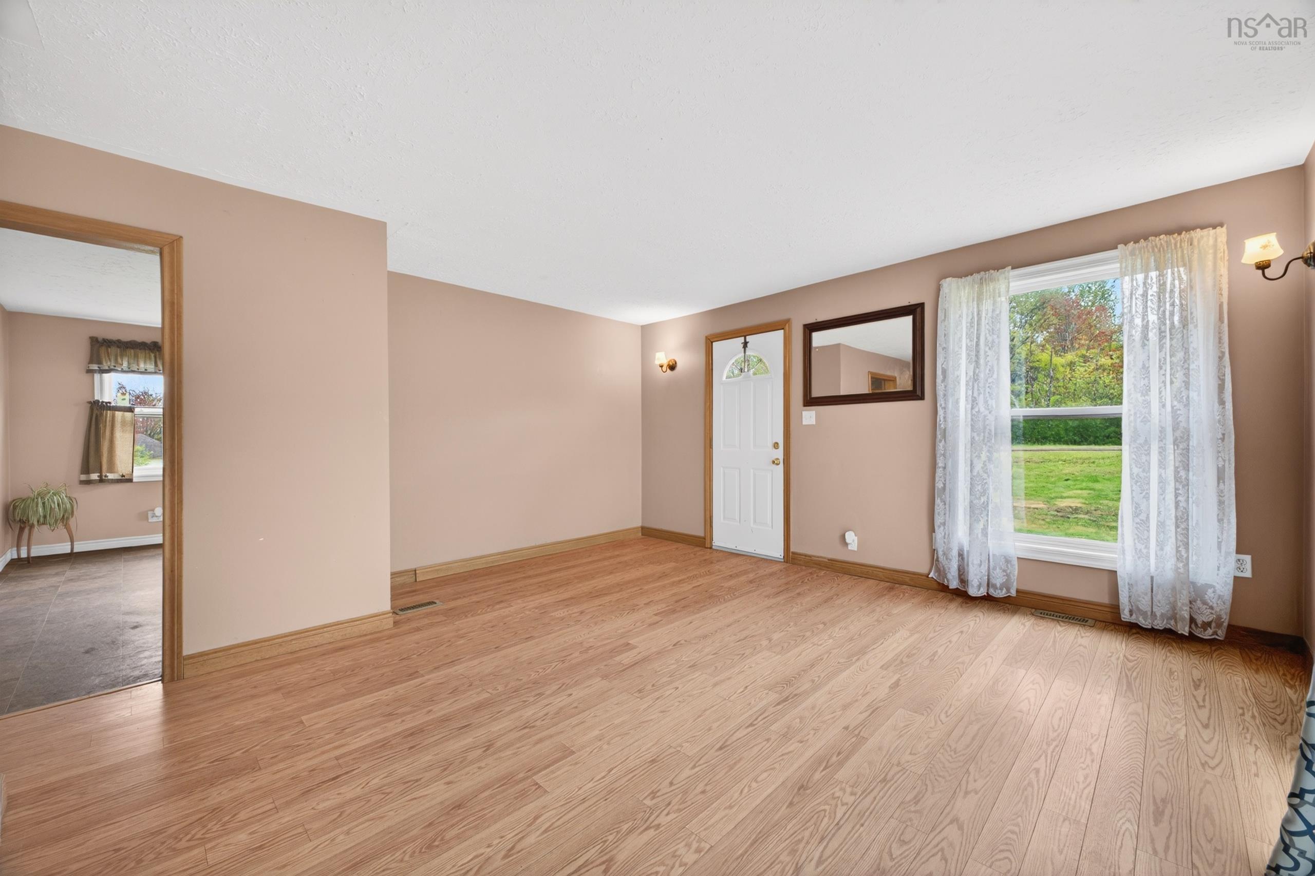 $180,000.00: 410 AUBURN Avenue, Stellarton