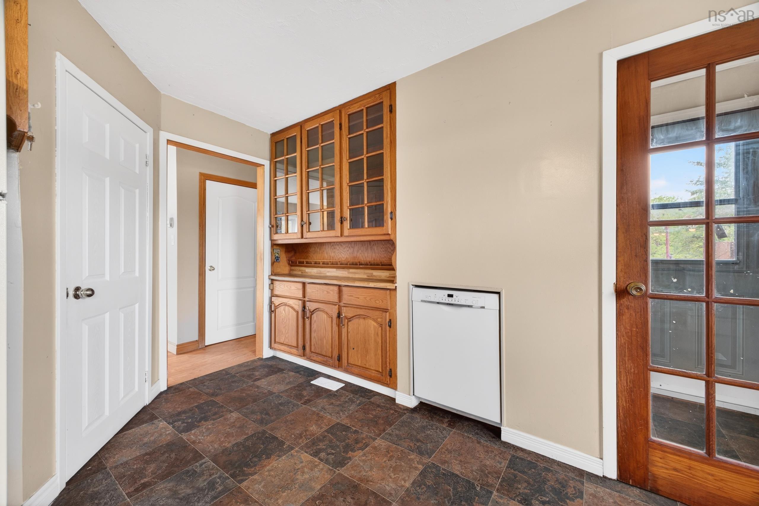 $180,000.00: 410 AUBURN Avenue, Stellarton