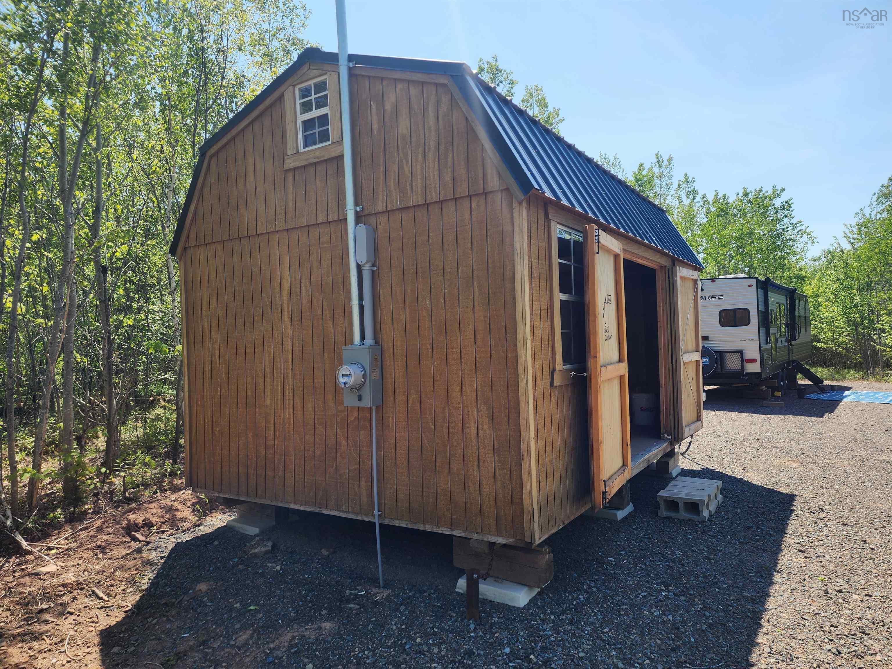 $139,900.00: 6617 Highway 321, Roslin
