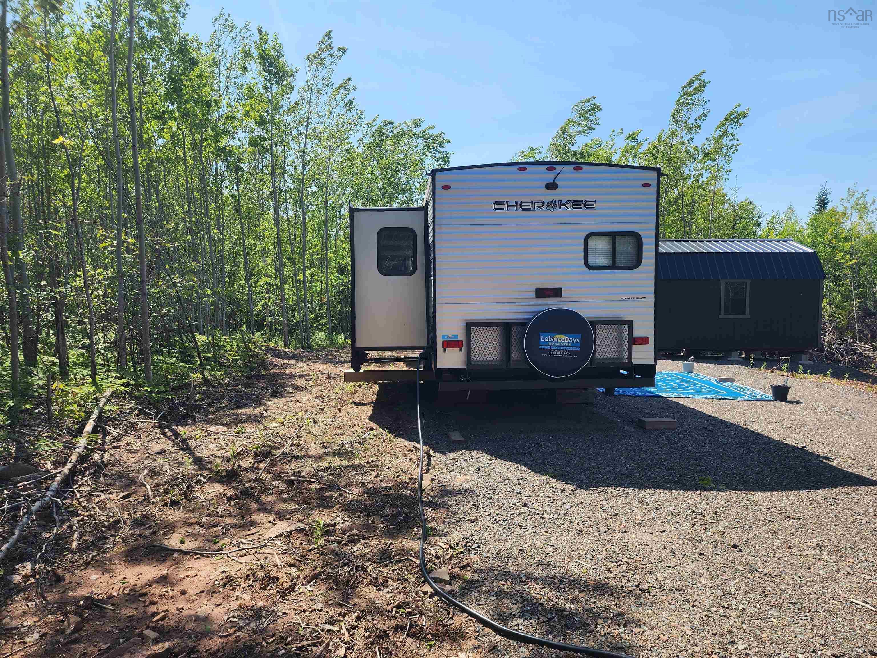 $139,900.00: 6617 Highway 321, Roslin