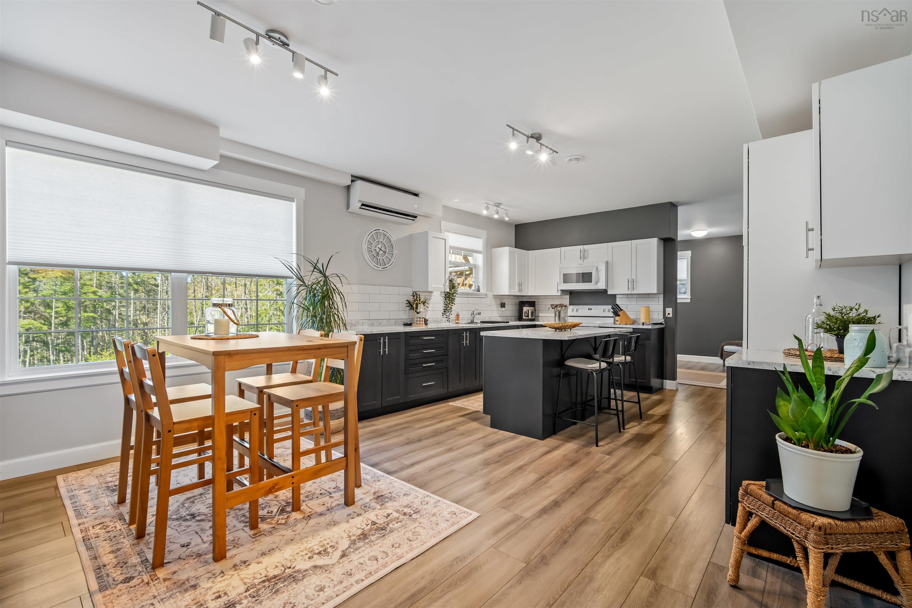 $1,425,000.00: 27/29 27 Pioneer Hill, Whites Lake
