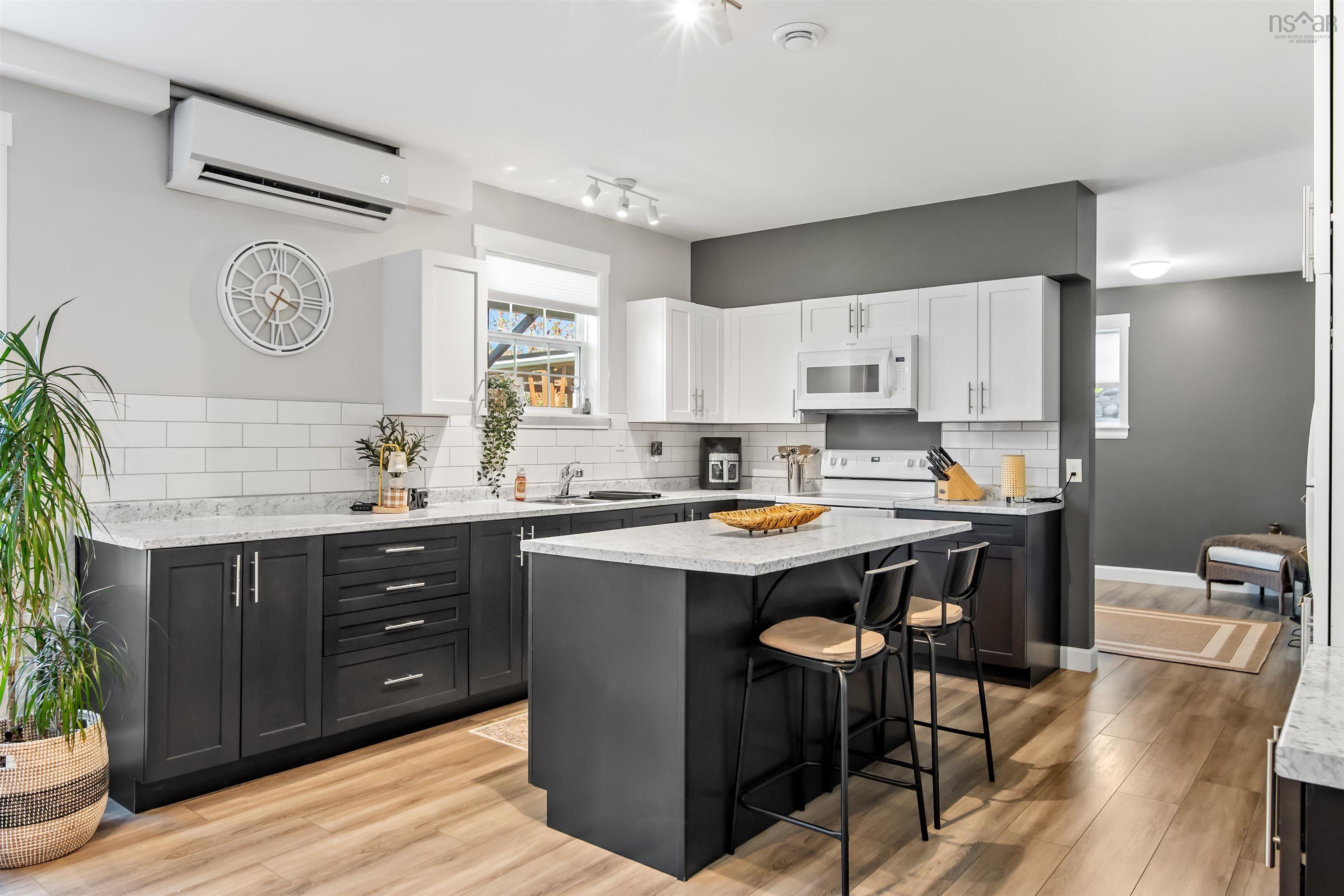 $1,425,000.00: 27/29 27 Pioneer Hill, Whites Lake